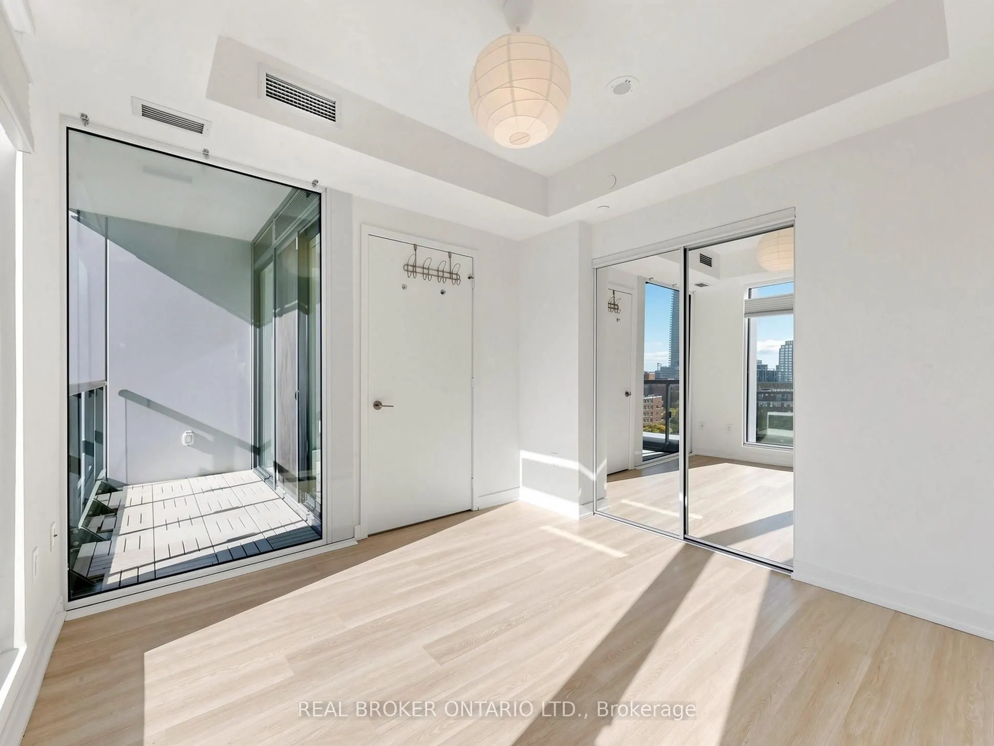 158 Front Street E #816