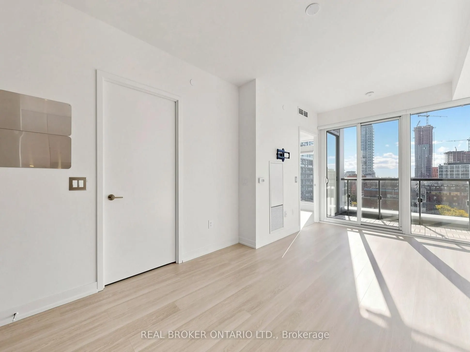 158 Front Street E #816