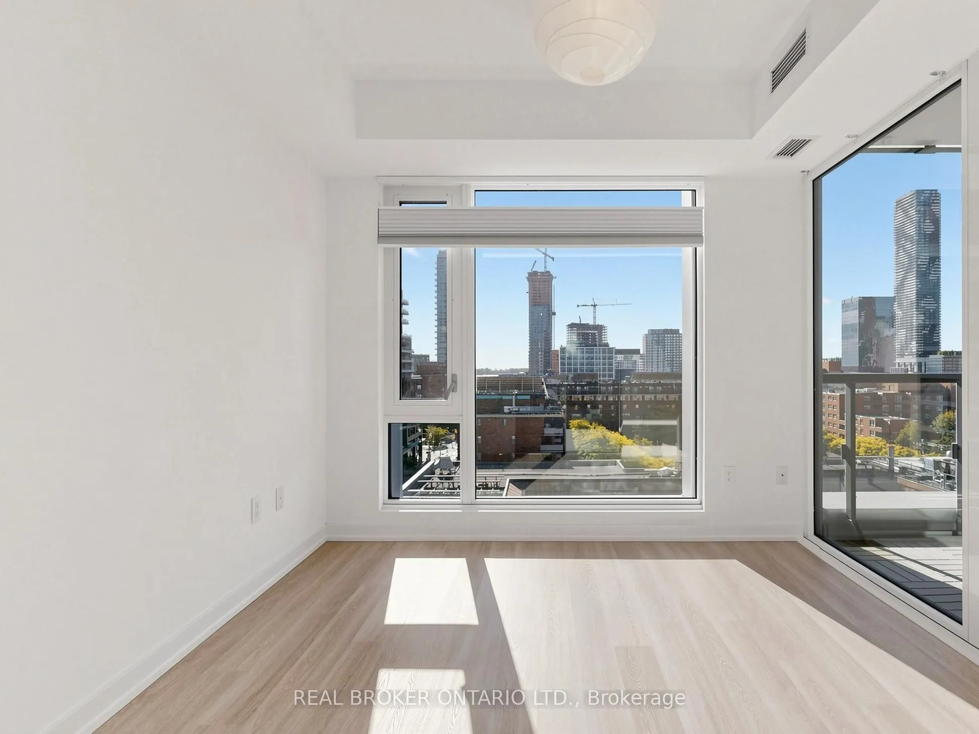 158 Front Street E #816