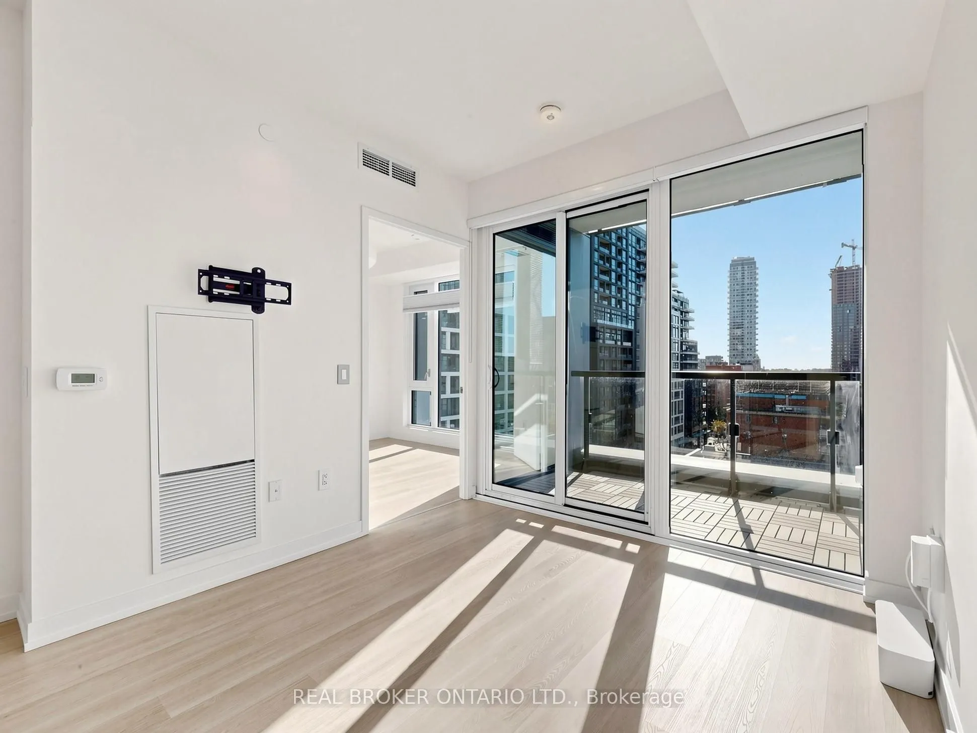 158 Front Street E #816