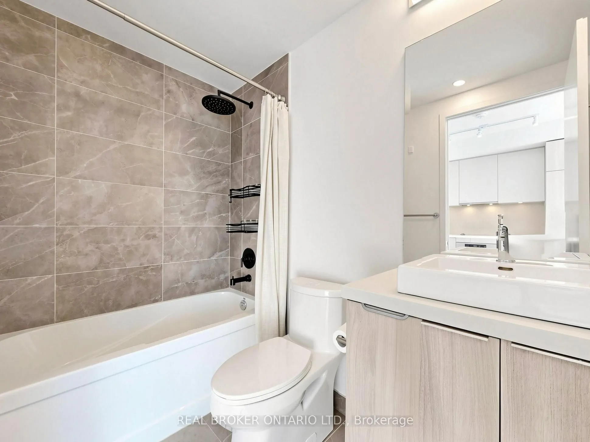 158 Front Street E #816