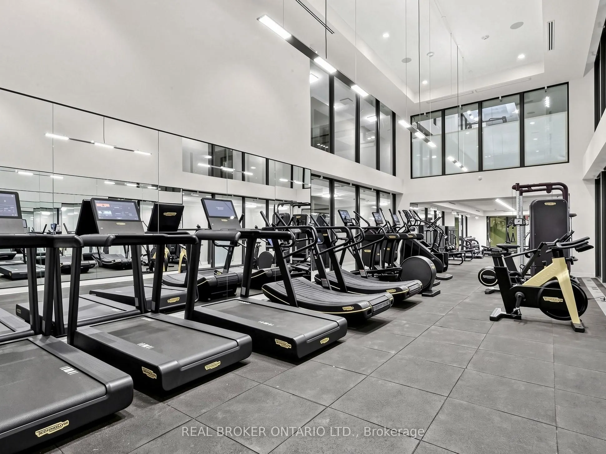158 Front Street E #816