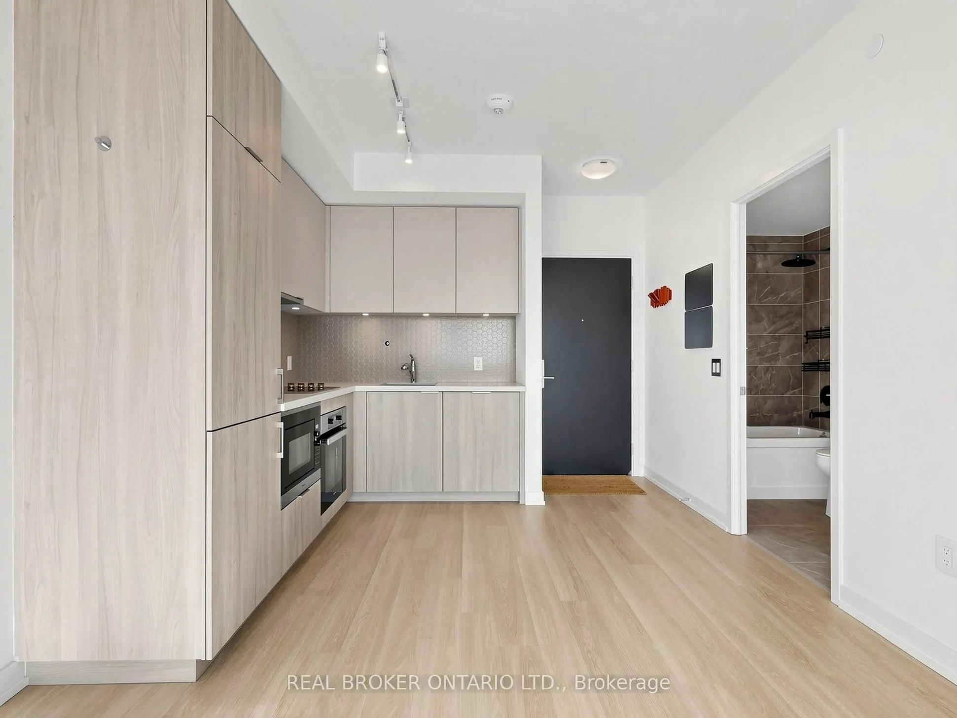 158 Front Street E #816