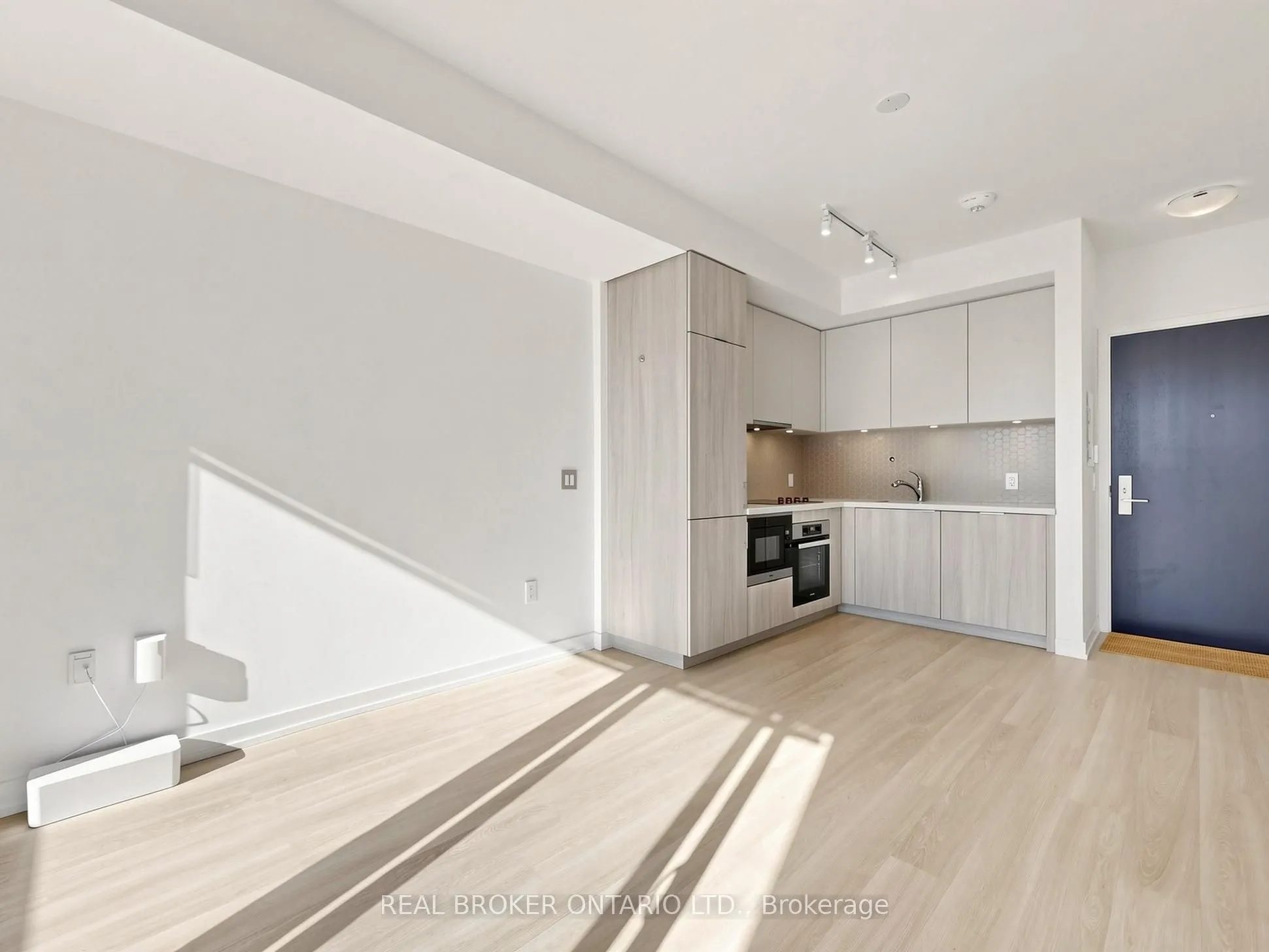 158 Front Street E #816
