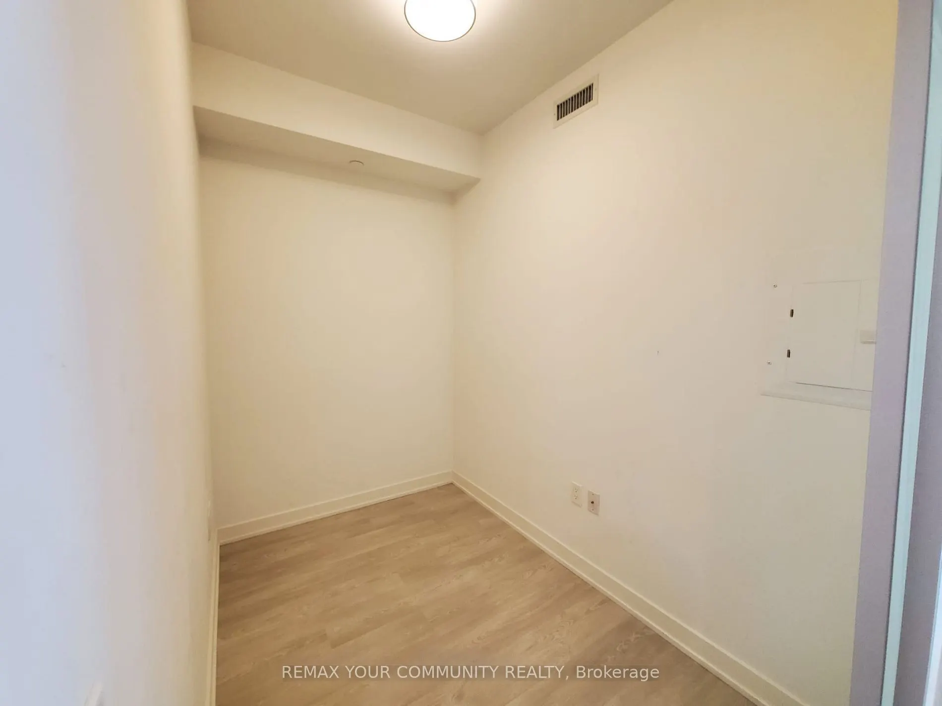 15 Queens Quay E #408