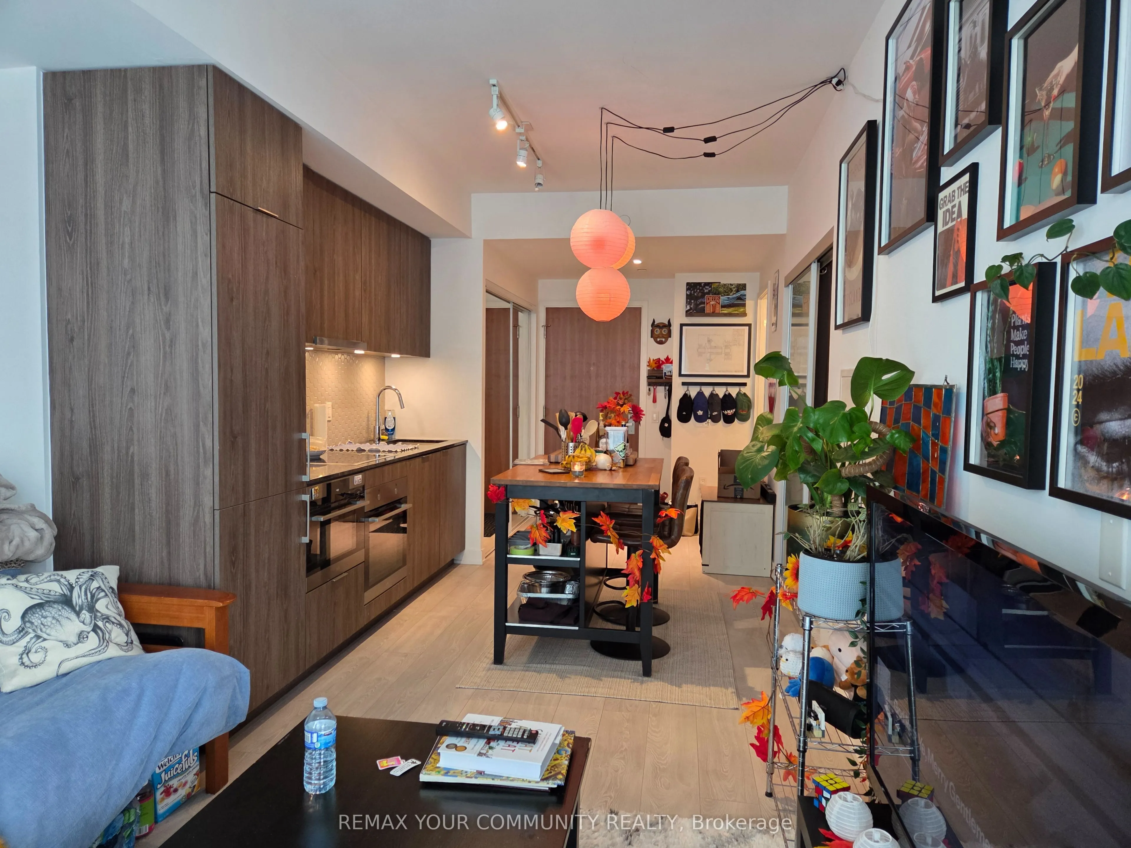 15 Queens Quay E #408