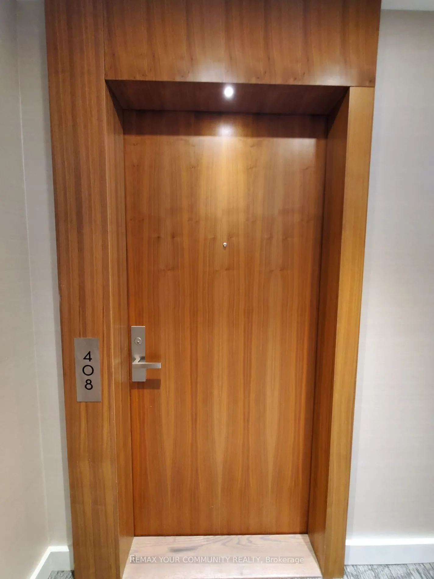 15 Queens Quay E #408