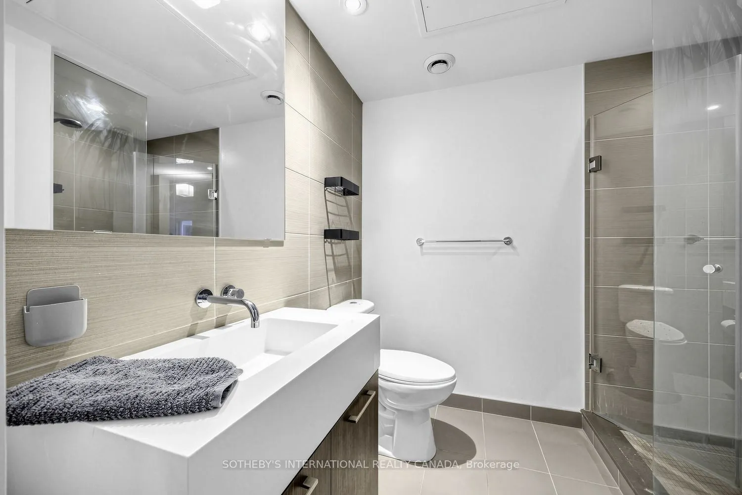 560 King St. Street W #401
