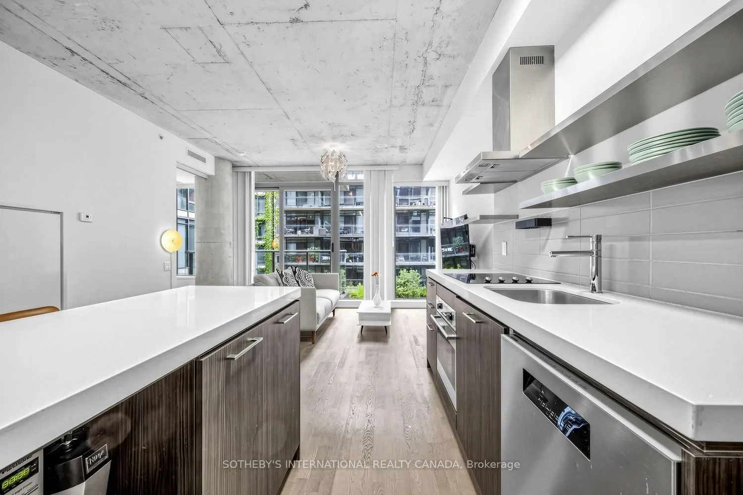 560 King St. Street W #401