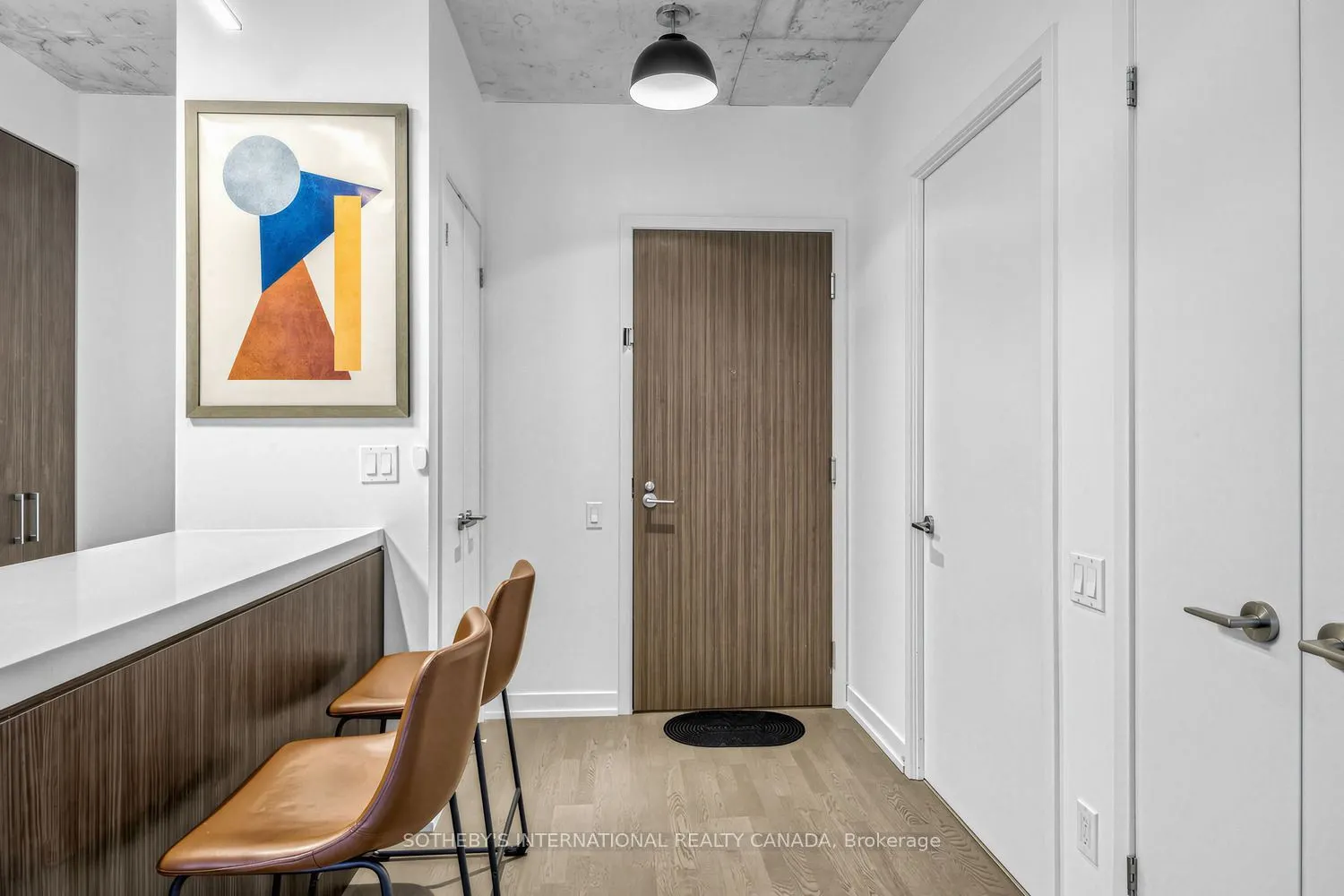 560 King St. Street W #401