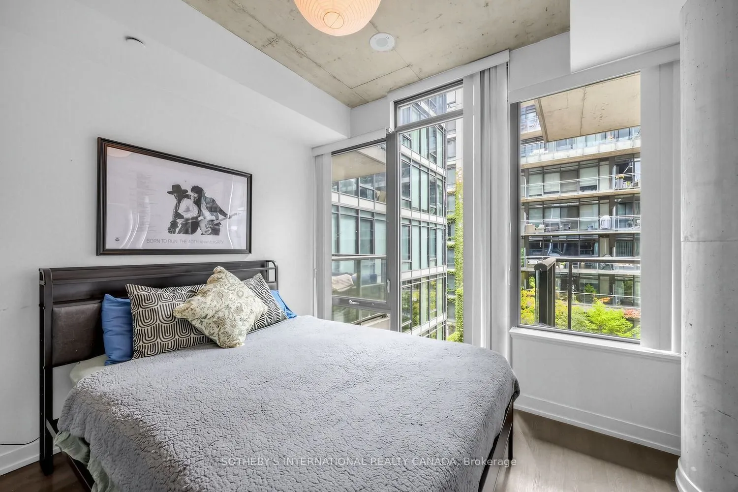 560 King St. Street W #401