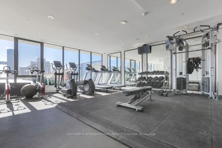 560 King St. Street W #401