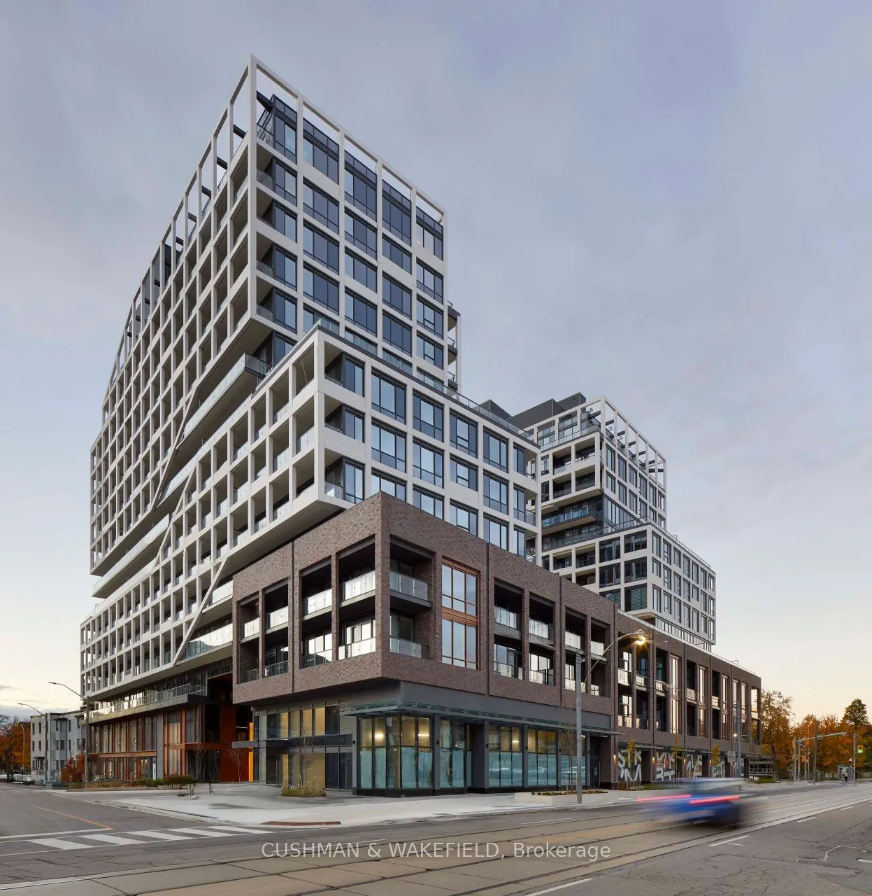 585 & 591 Dundas Street W