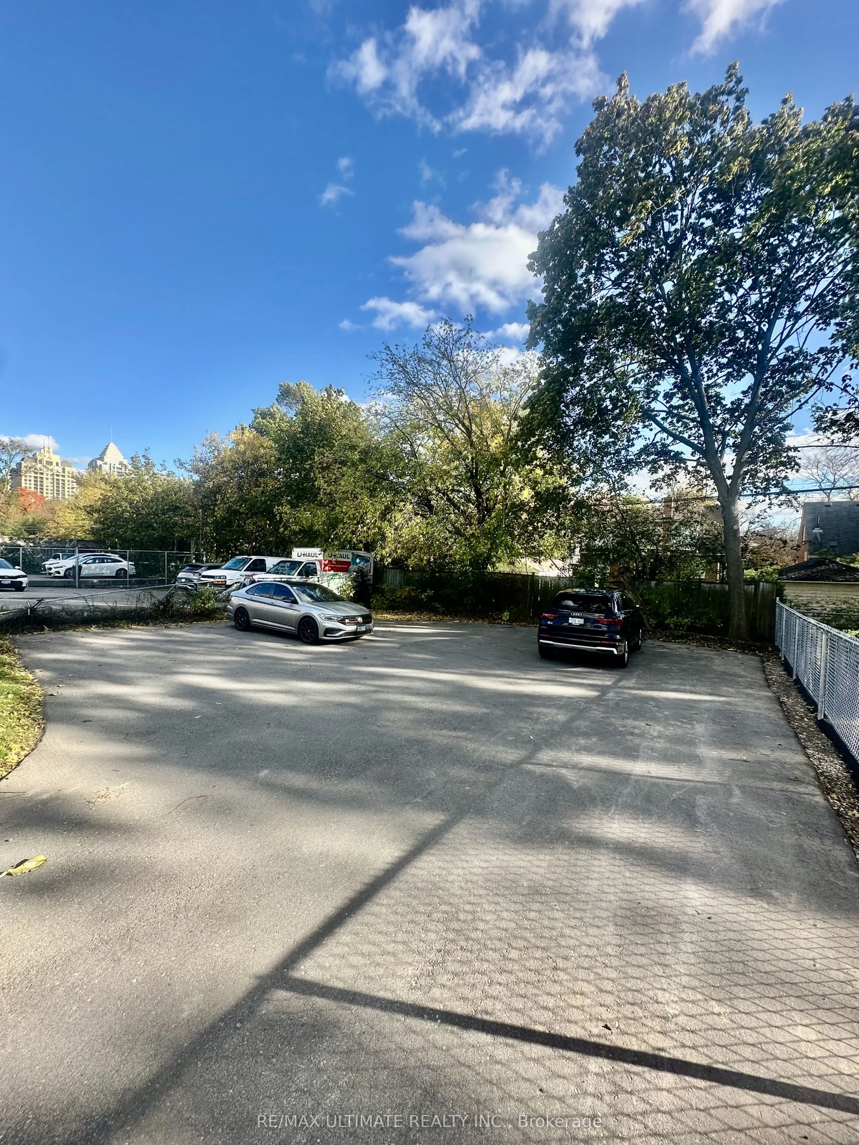 315 Sheppard Avenue E