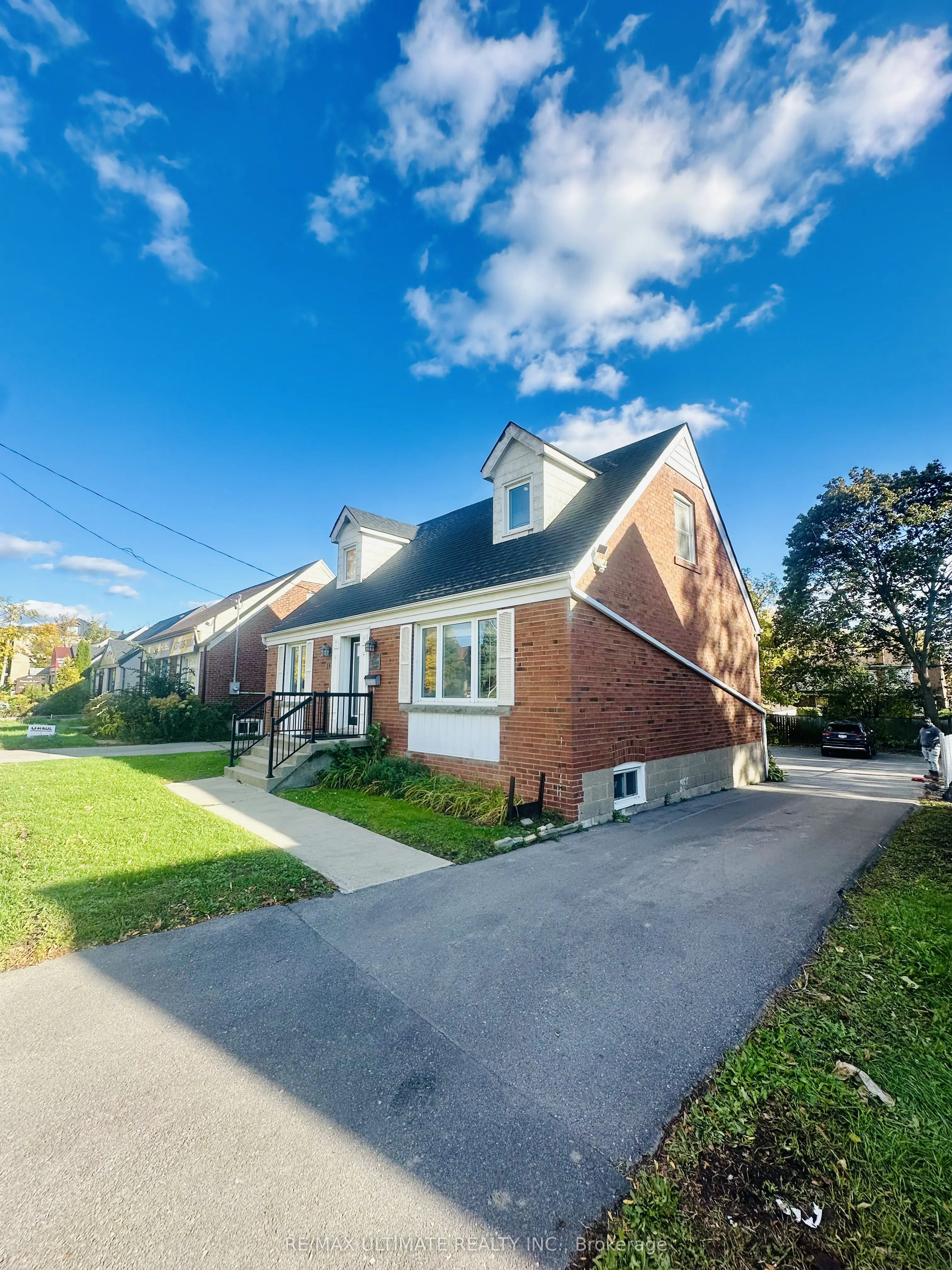 315 Sheppard Avenue E