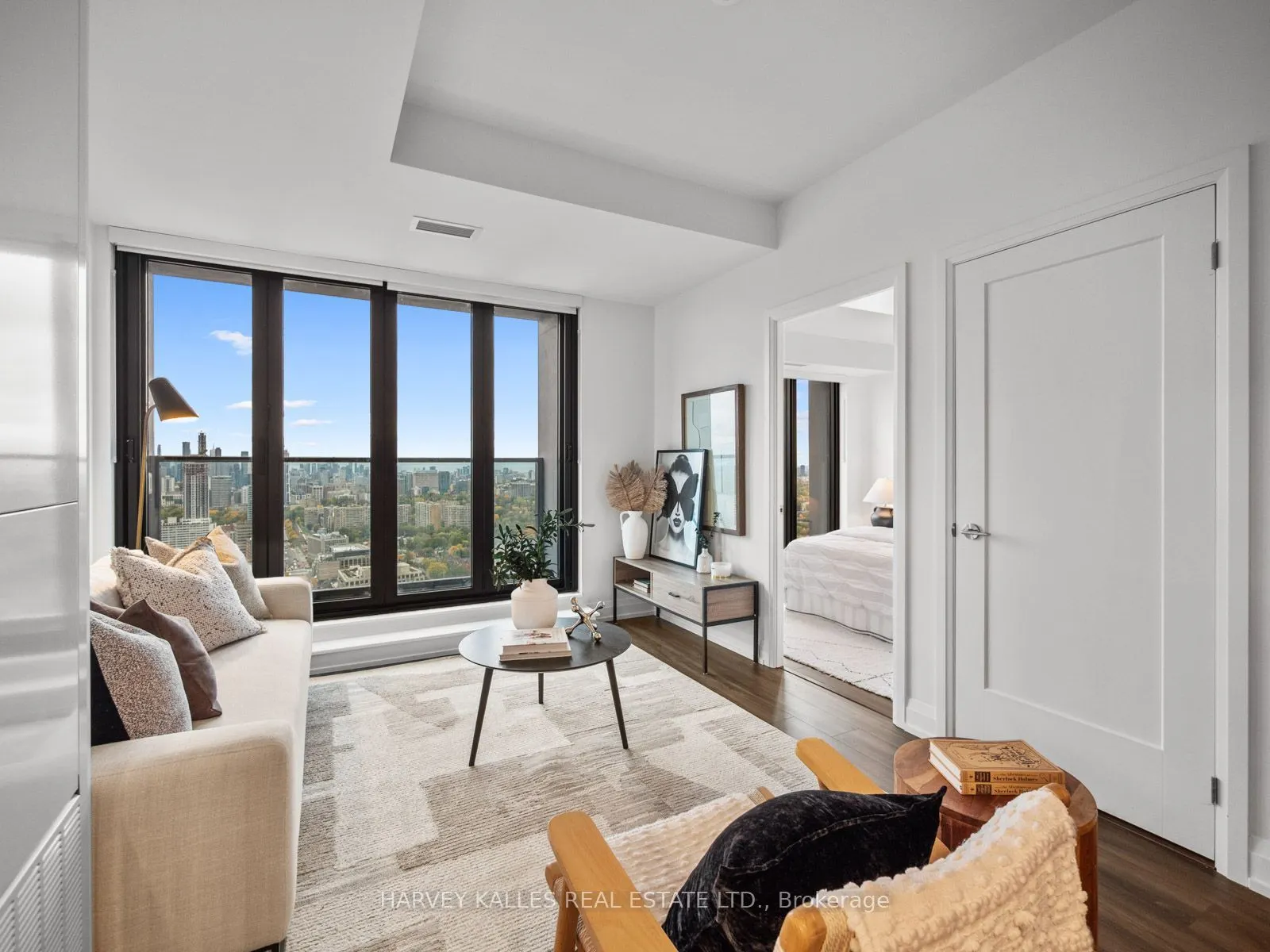 20 Soudan Avenue #3706