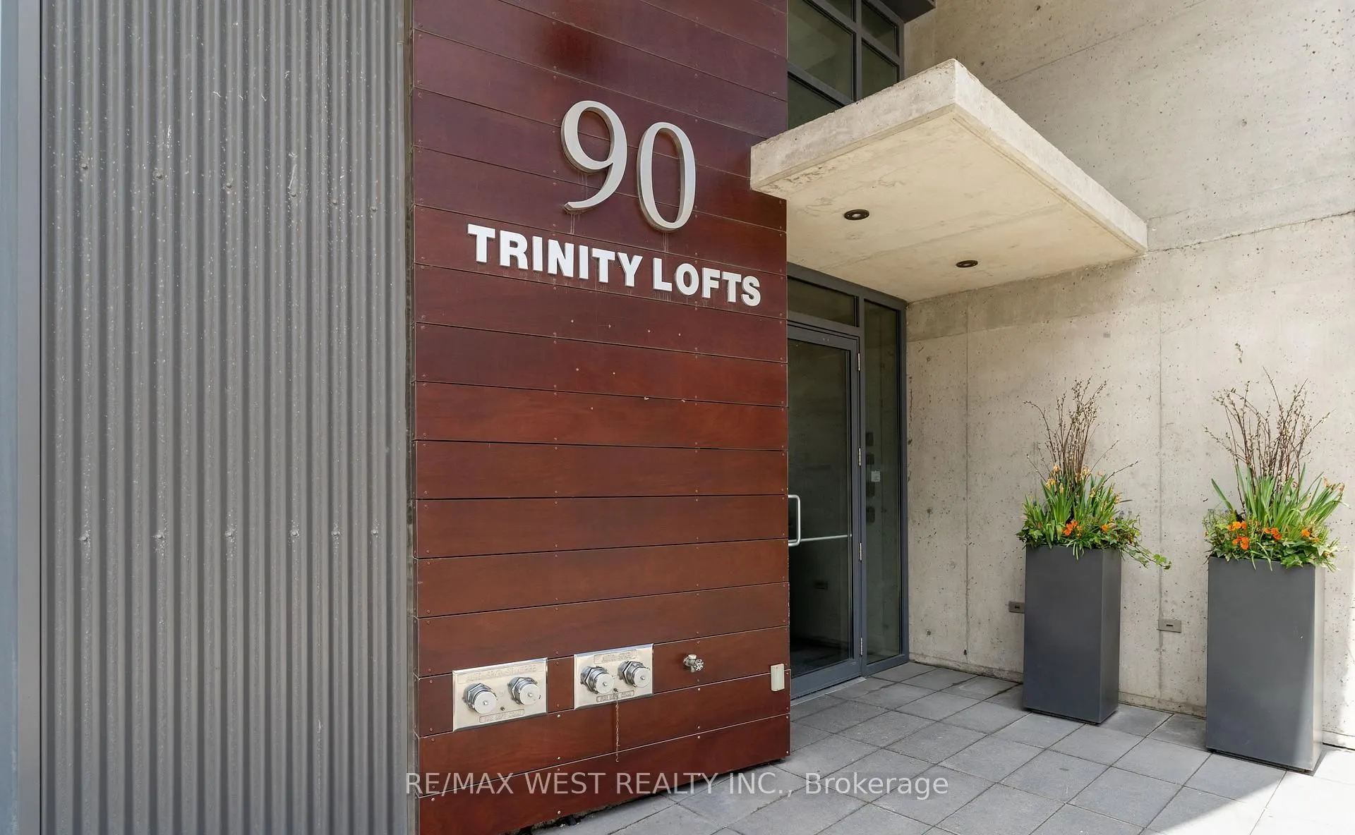 90 Trinity Street #303