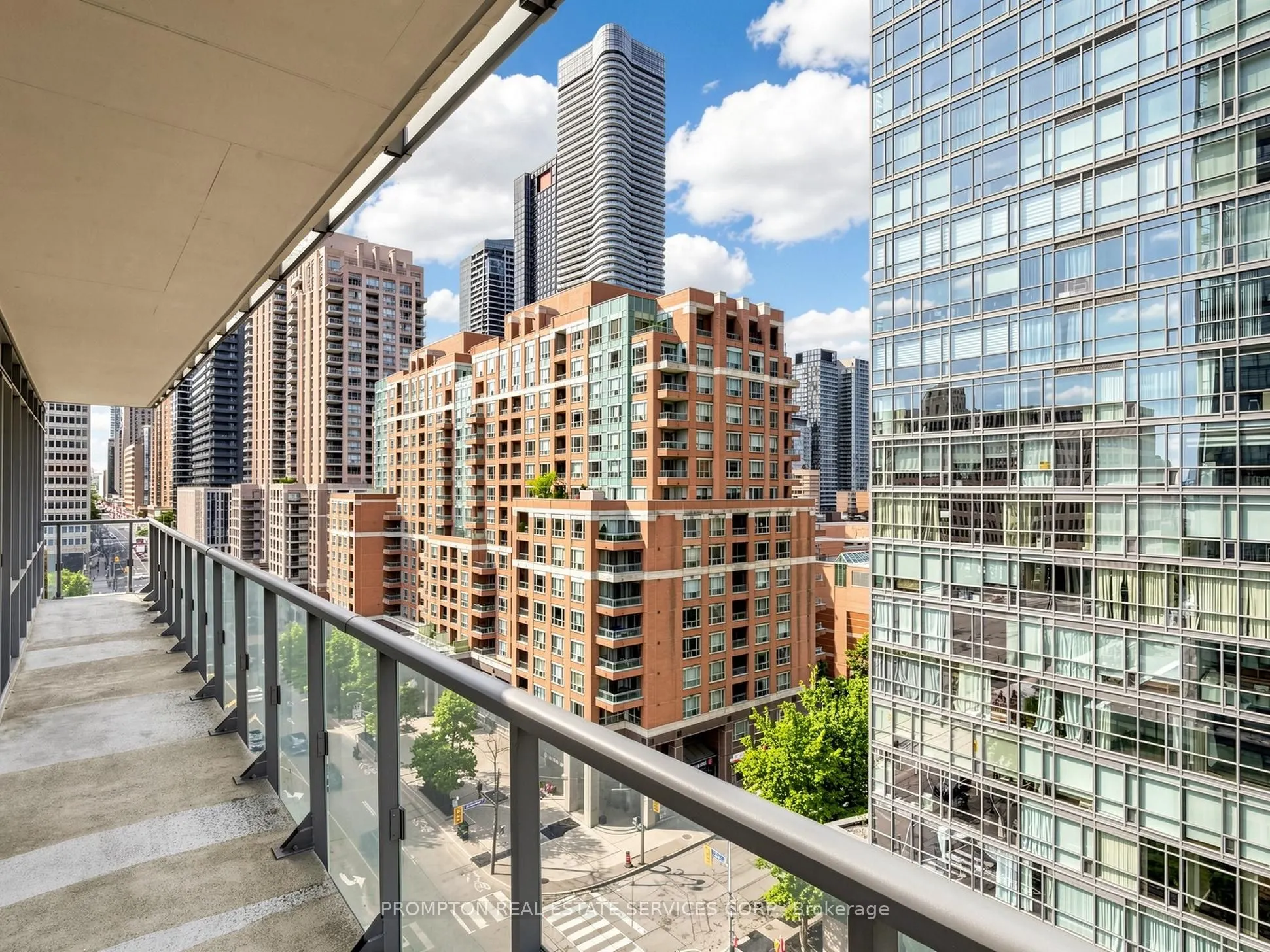 832 Bay Street #905