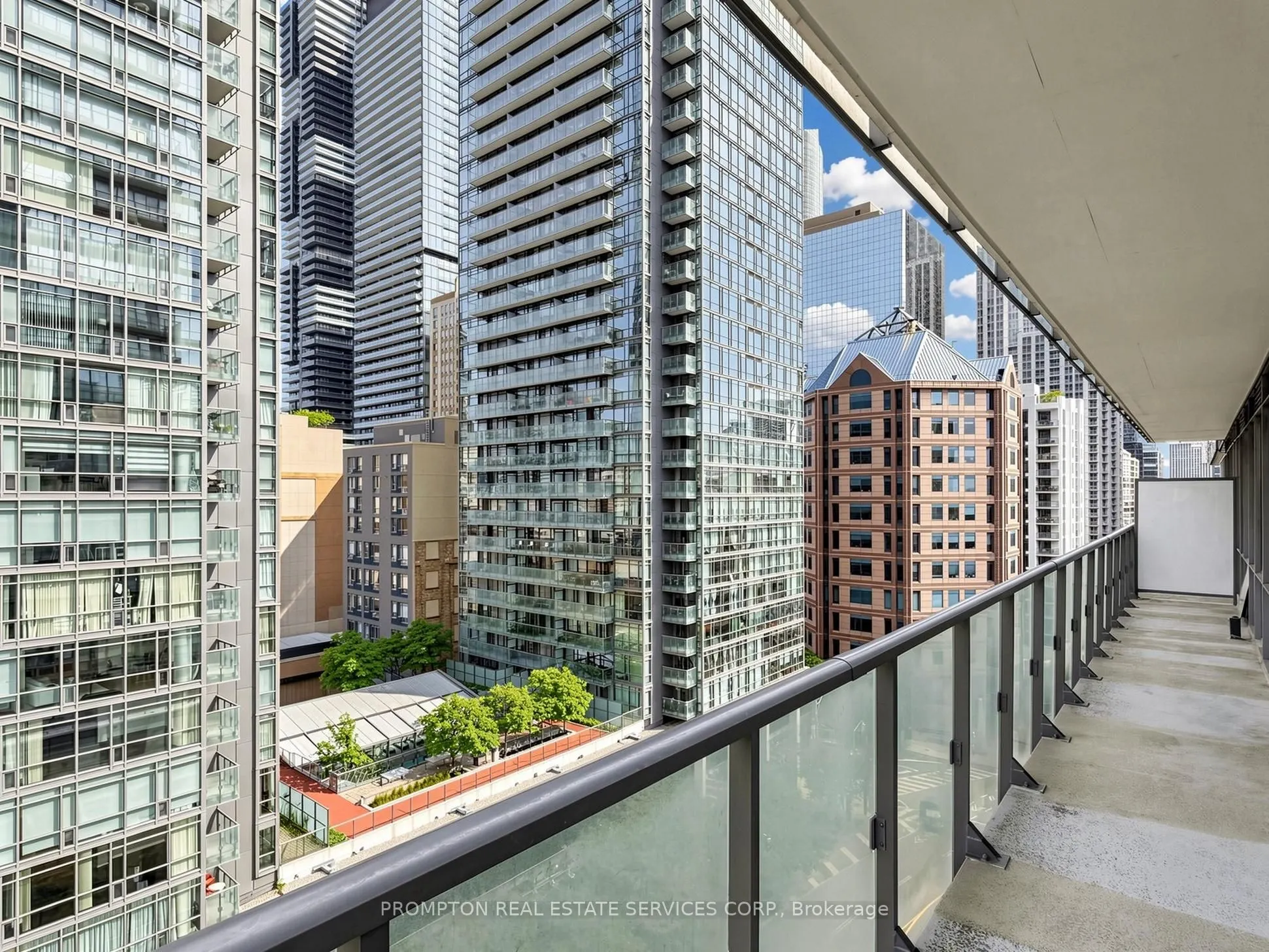 832 Bay Street #905