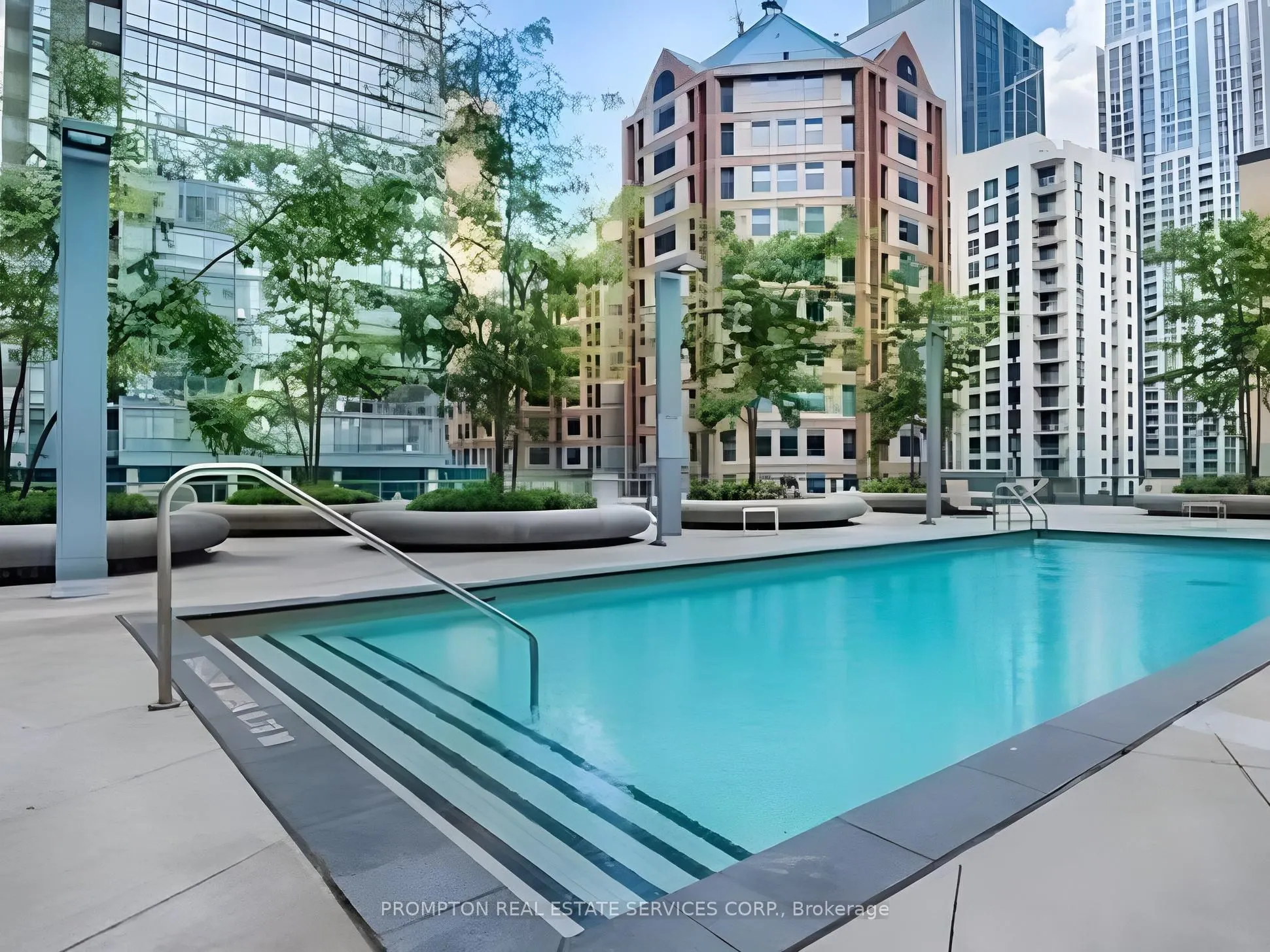 832 Bay Street #905