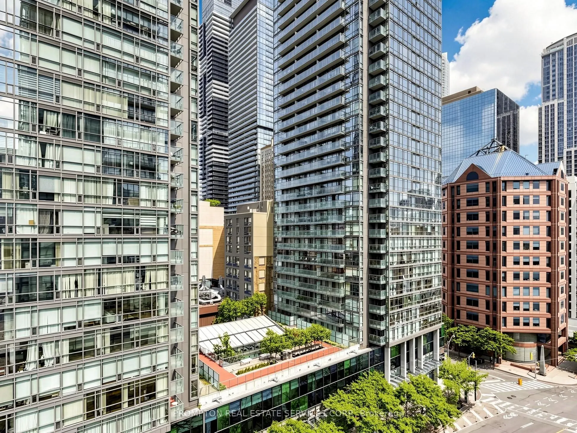 832 Bay Street #905