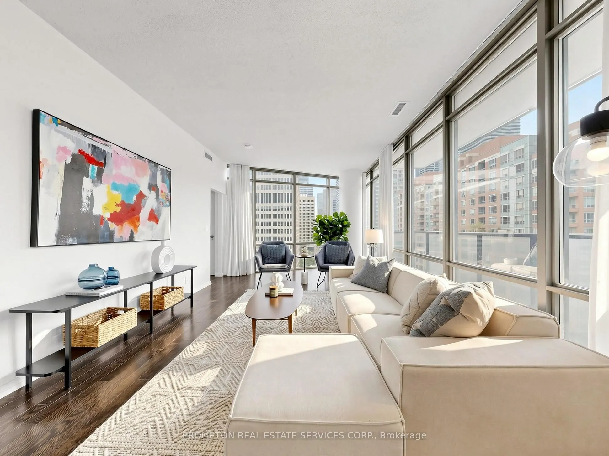 832 Bay Street #905