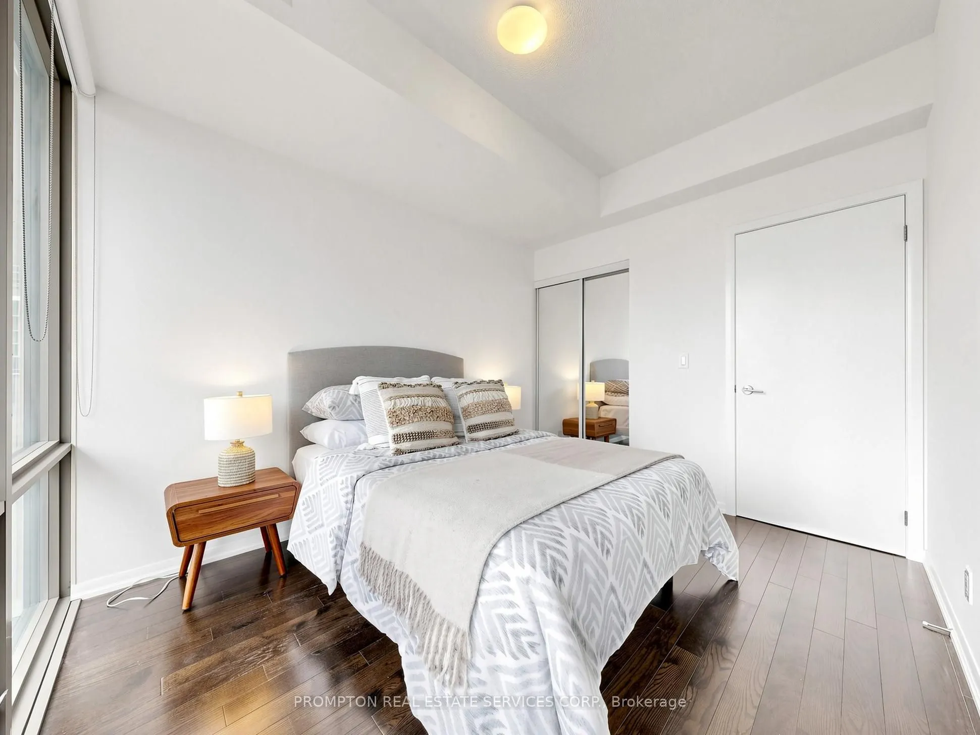 832 Bay Street #905