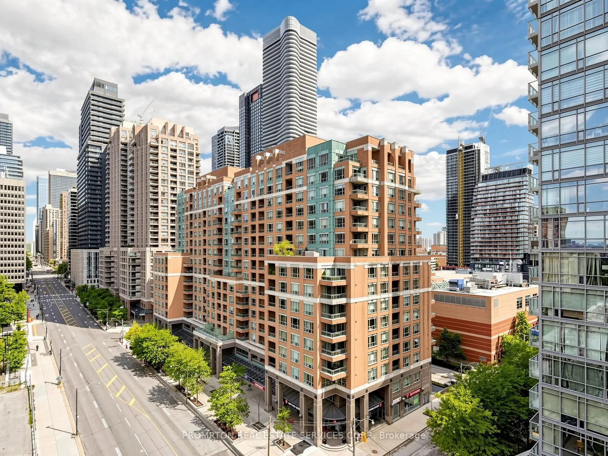 832 Bay Street #905