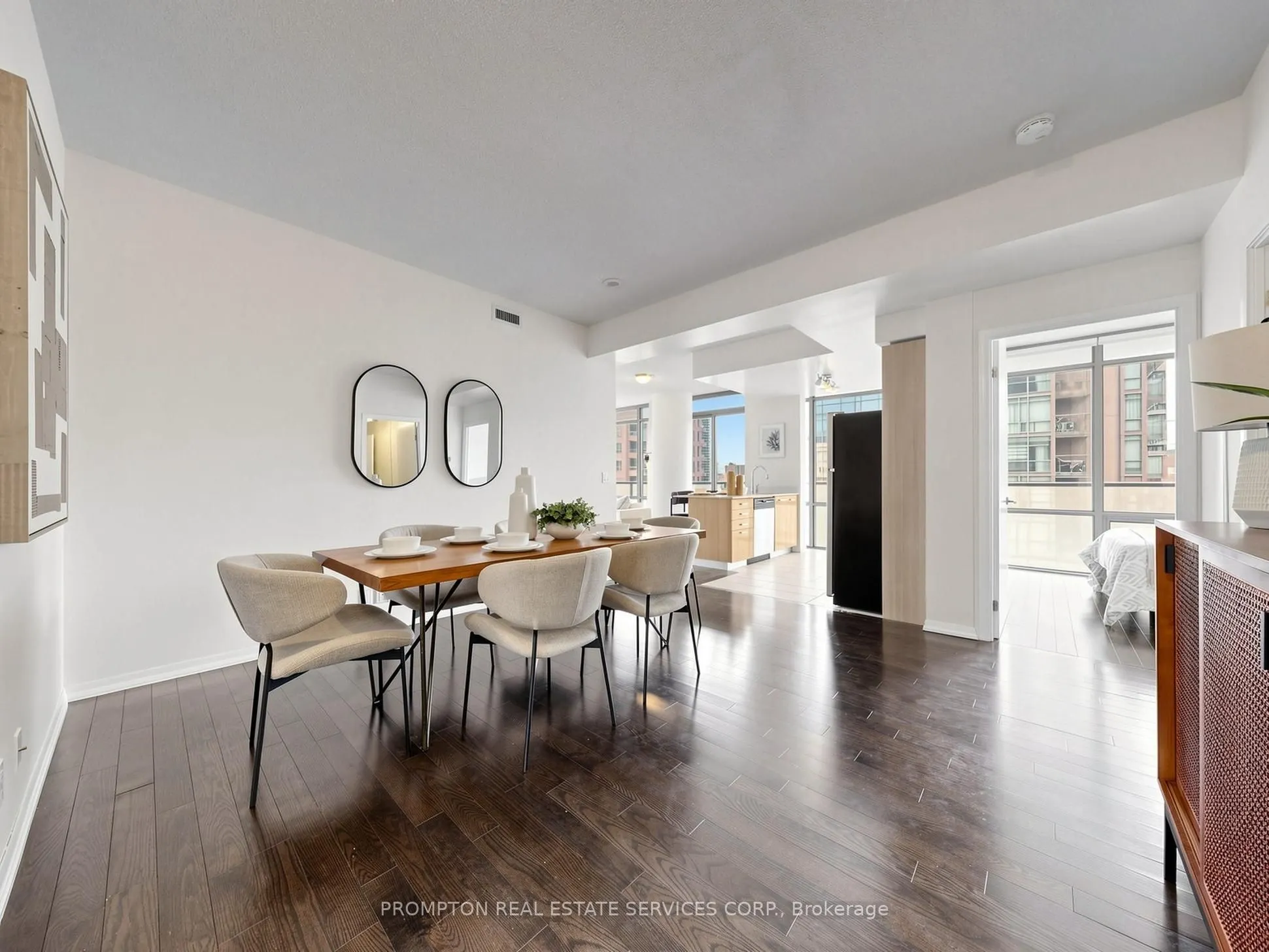 832 Bay Street #905