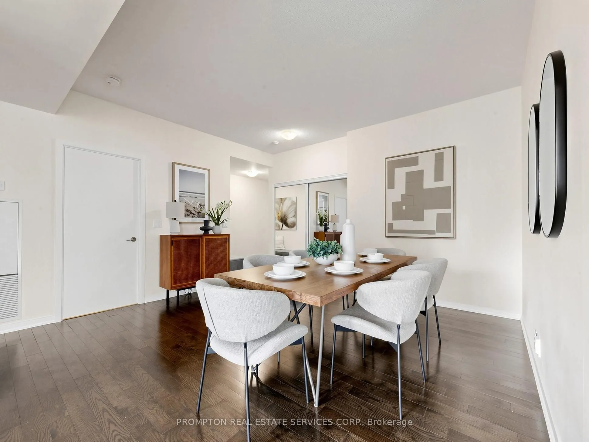 832 Bay Street #905
