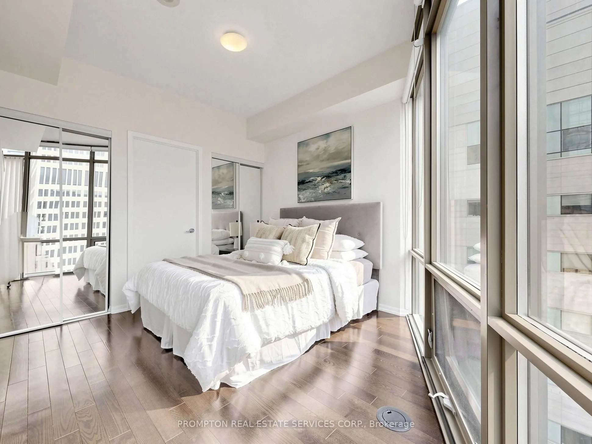 832 Bay Street #905