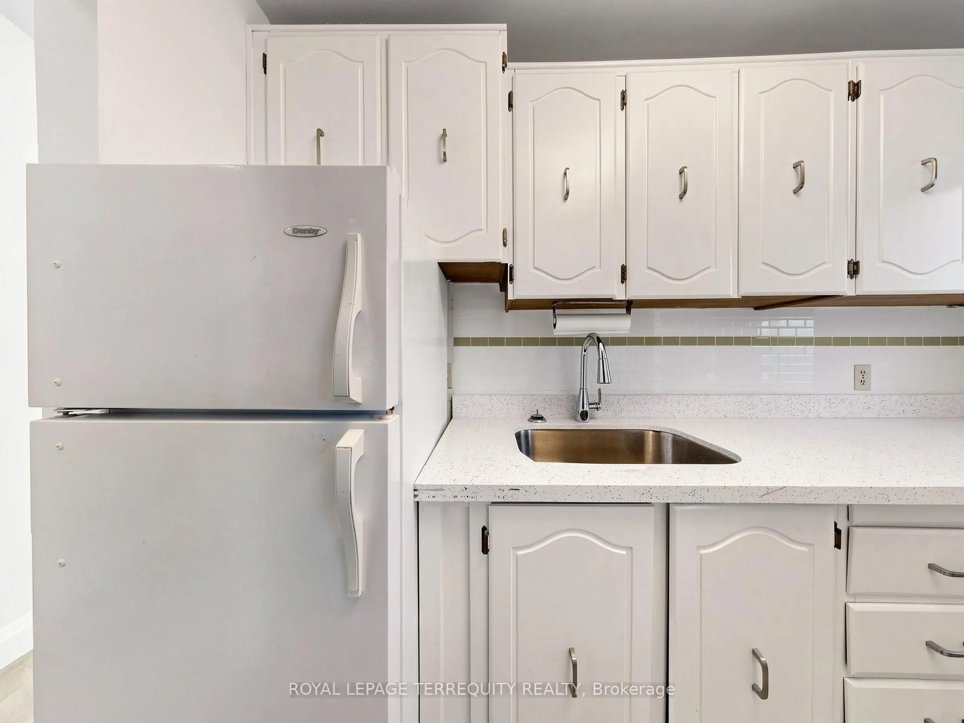 41 Summerhill Avenue #1