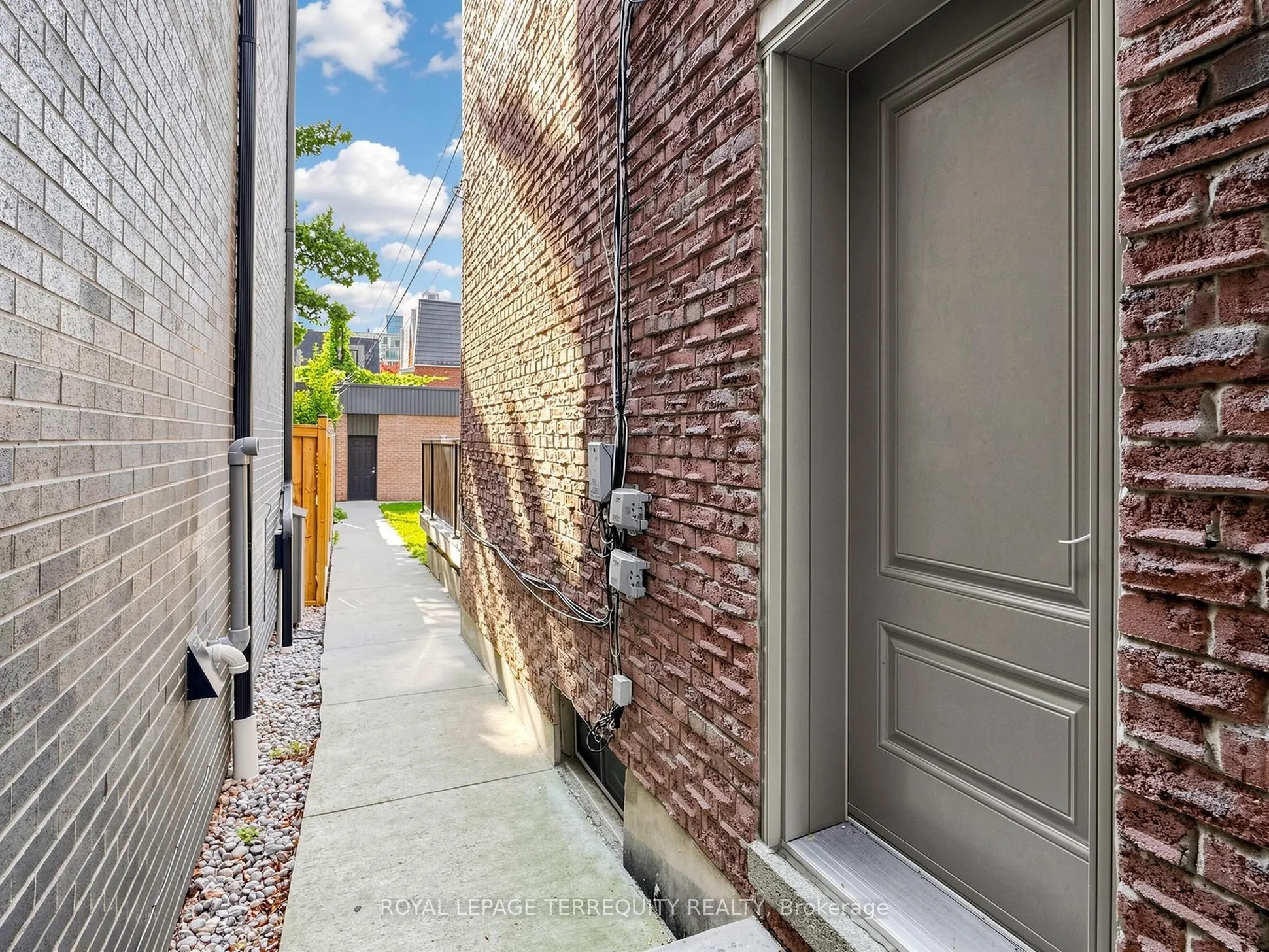 41 Summerhill Avenue #1