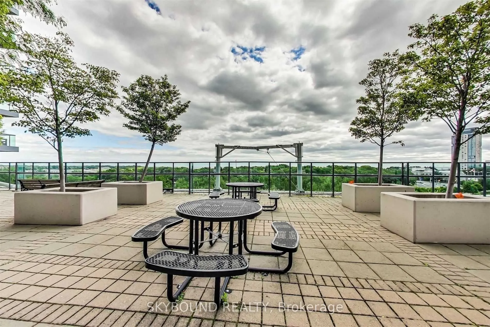 219 Fort York Boulevard #811