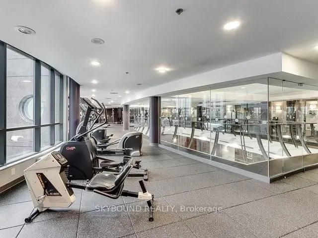 219 Fort York Boulevard #811