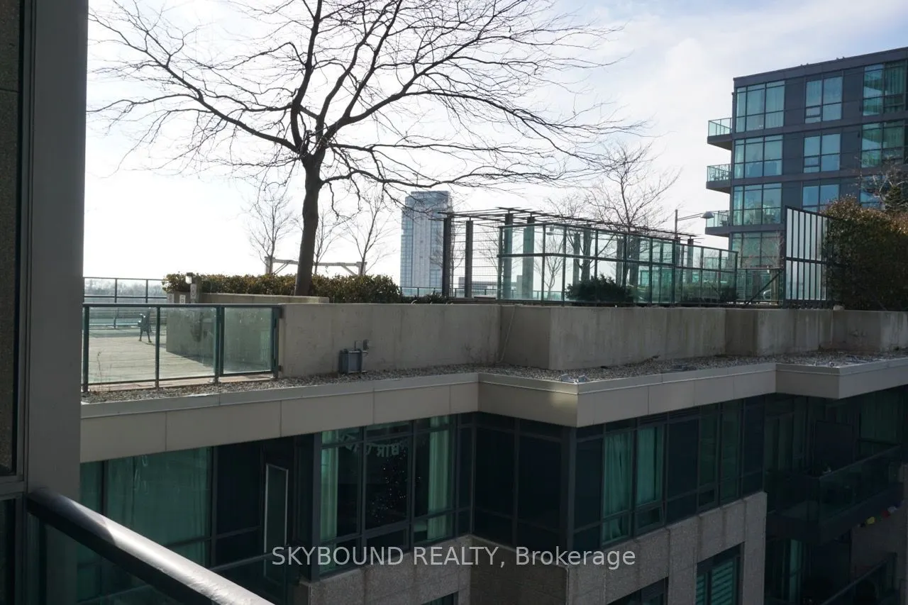219 Fort York Boulevard #811