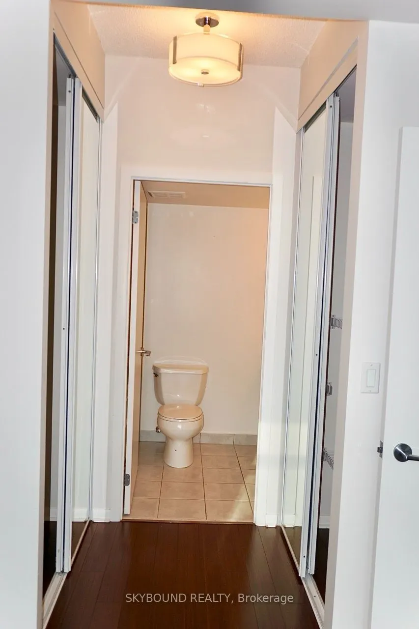 219 Fort York Boulevard #811