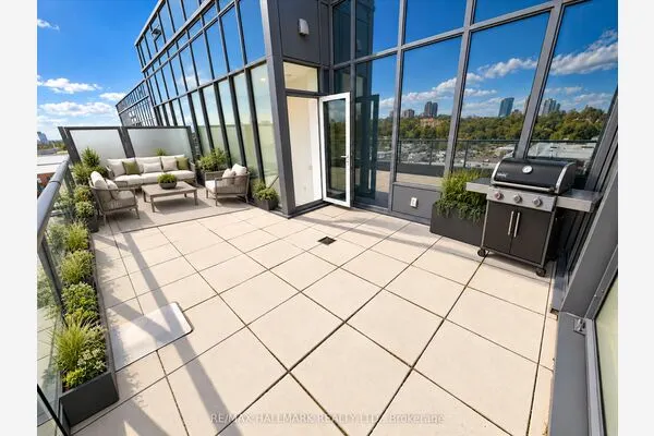 500 Dupont Street #PH06