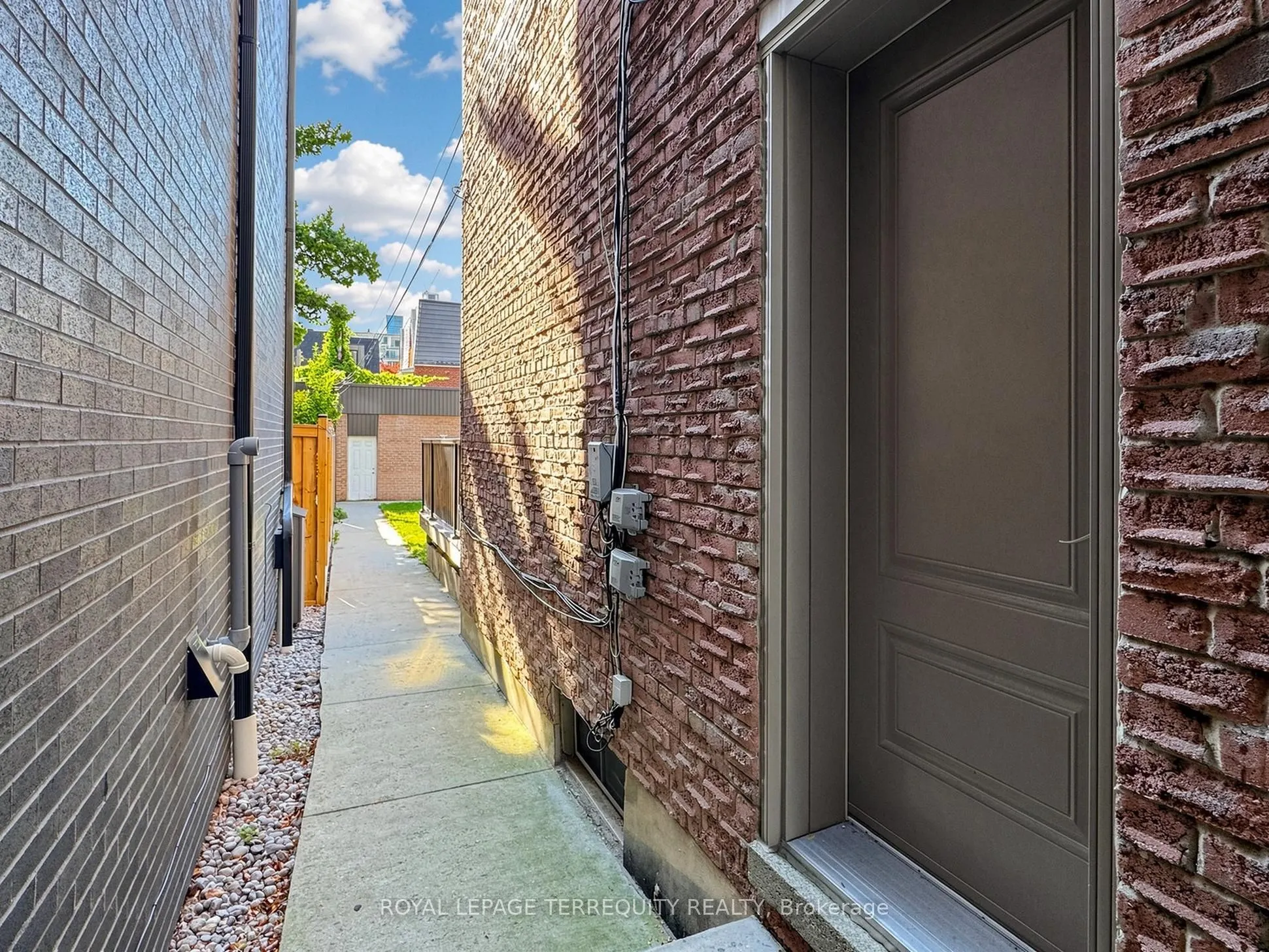 41 Summerhill Avenue #3