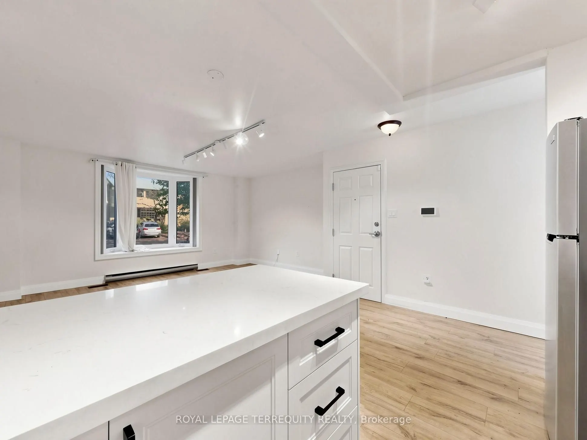 41 Summerhill Avenue #3