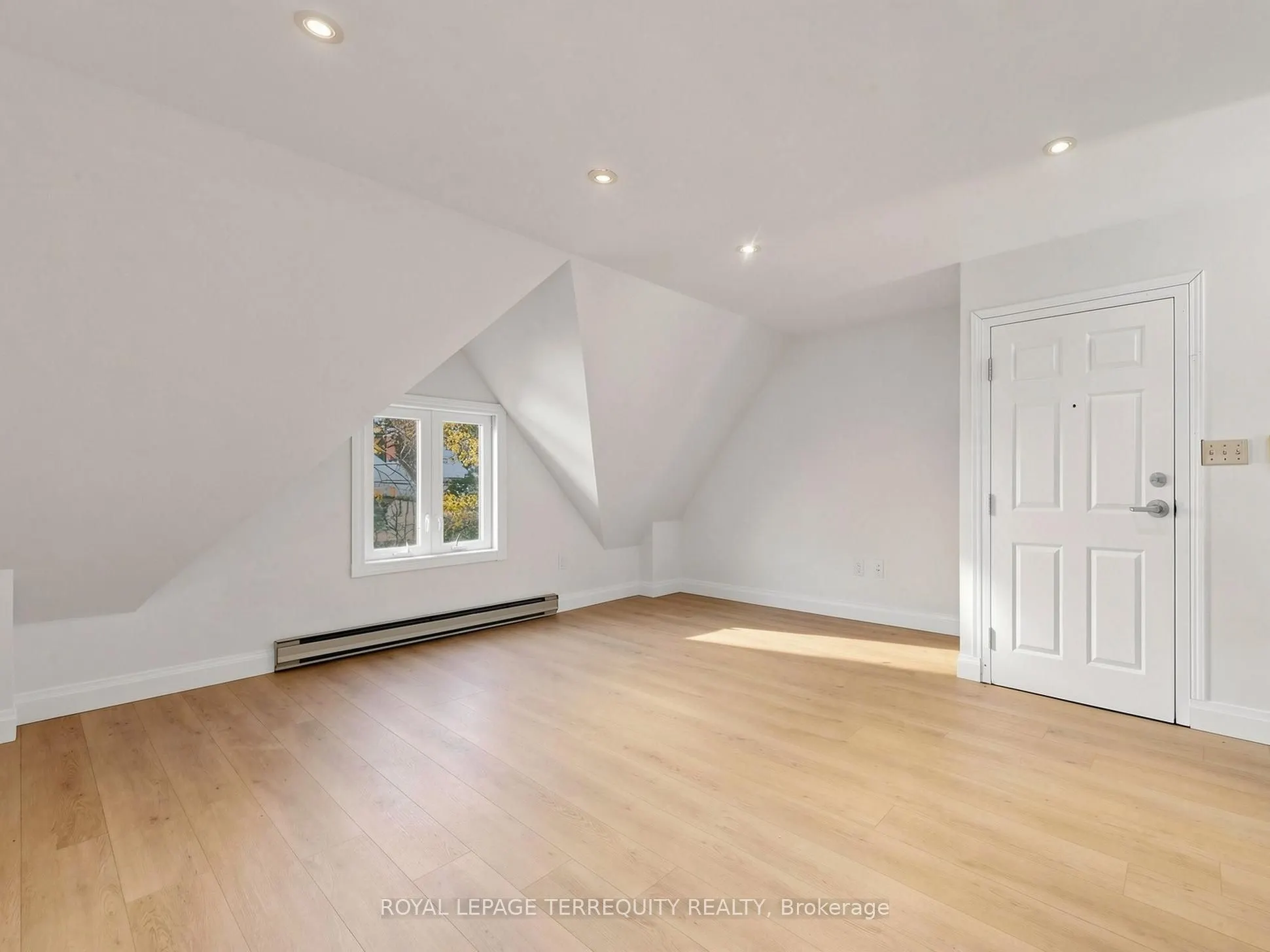 41 Summerhill Avenue #3