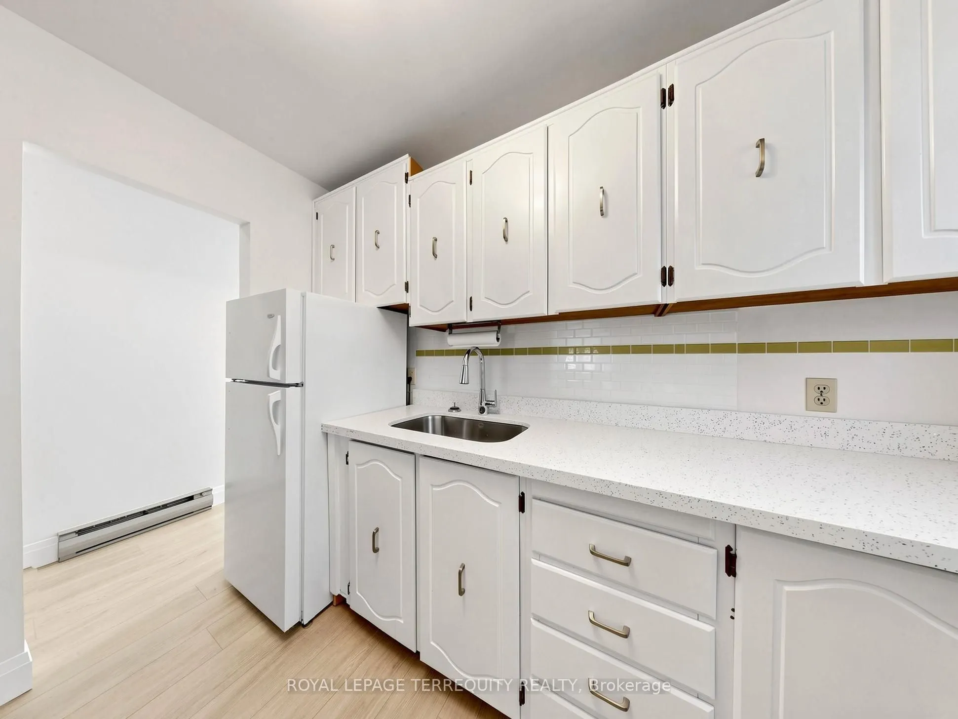 41 Summerhill Avenue #3