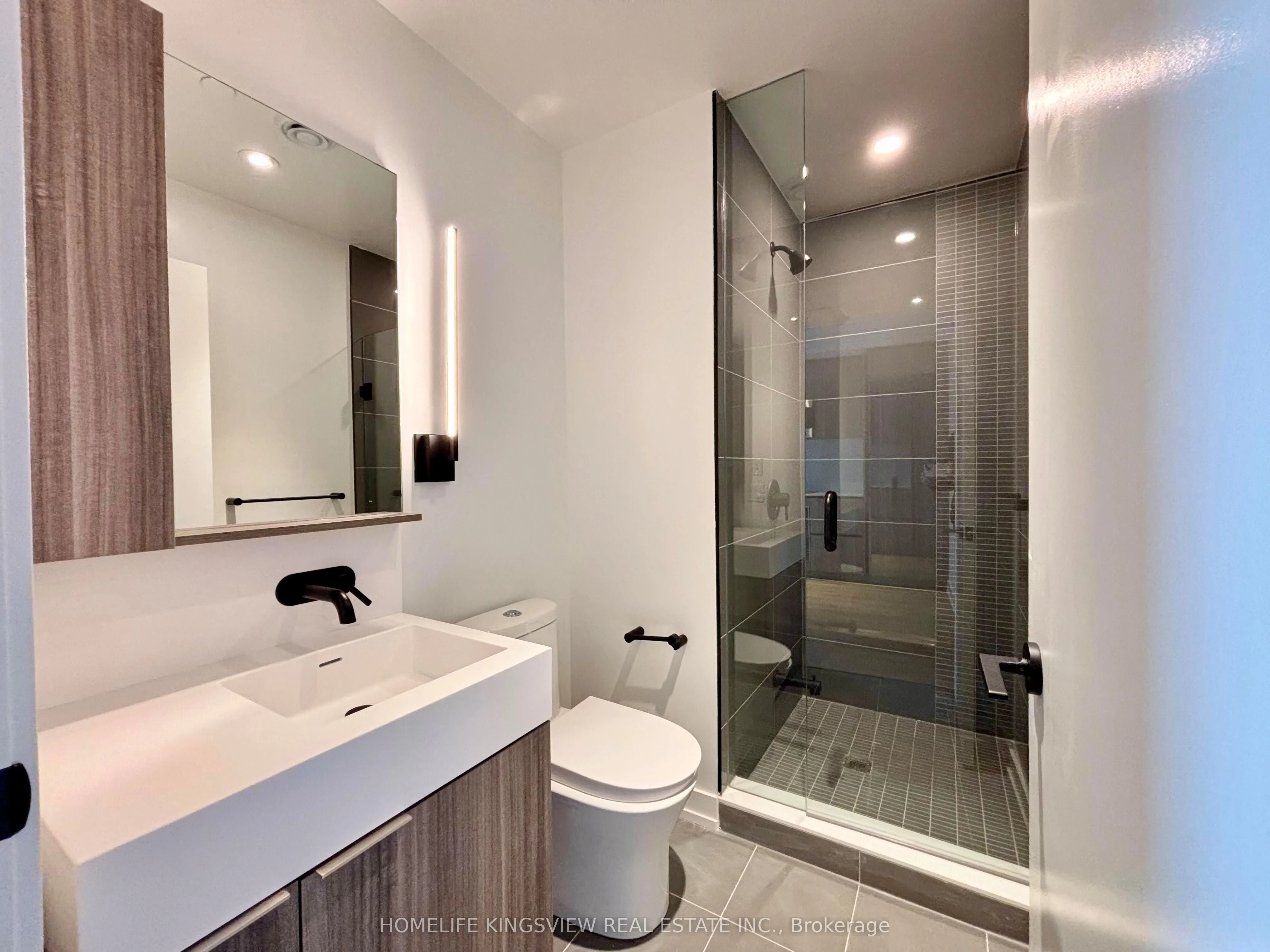 117 Broadway Avenue #2013