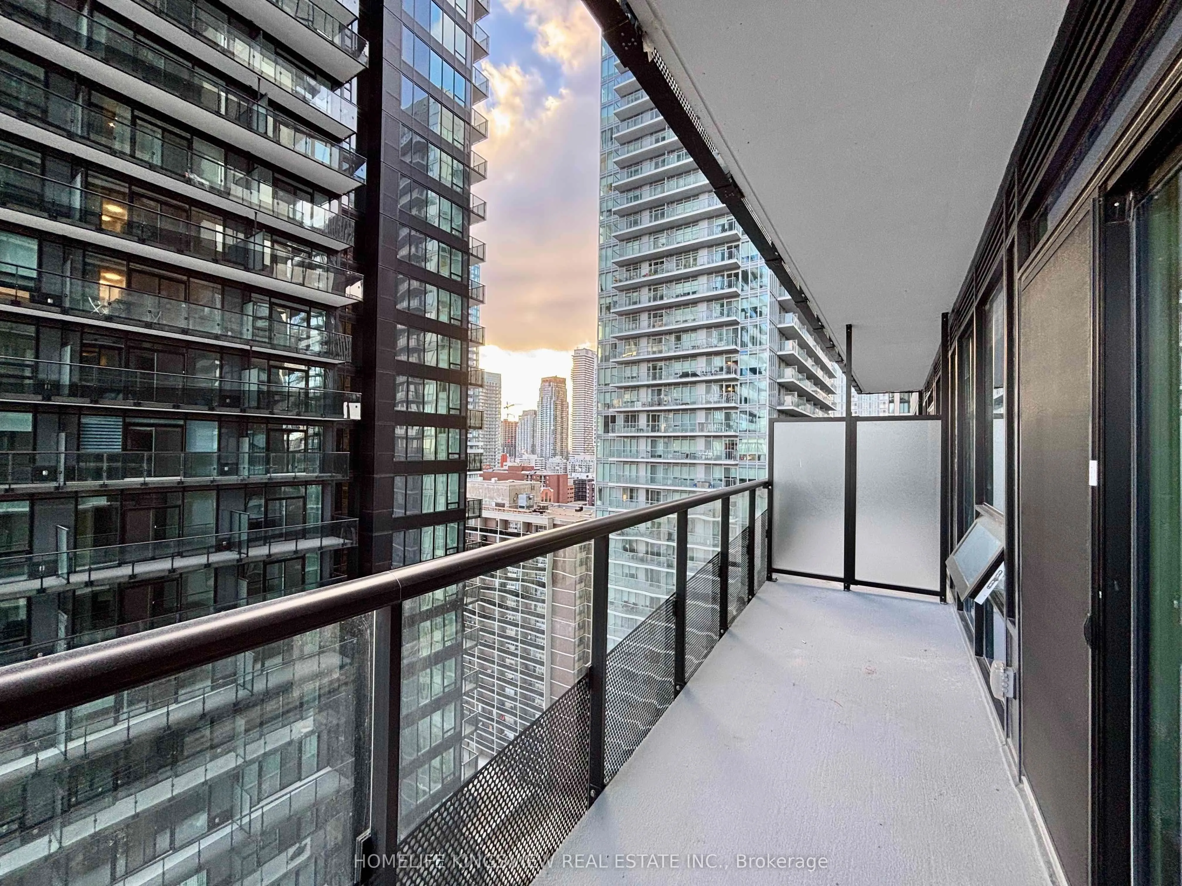117 Broadway Avenue #2013