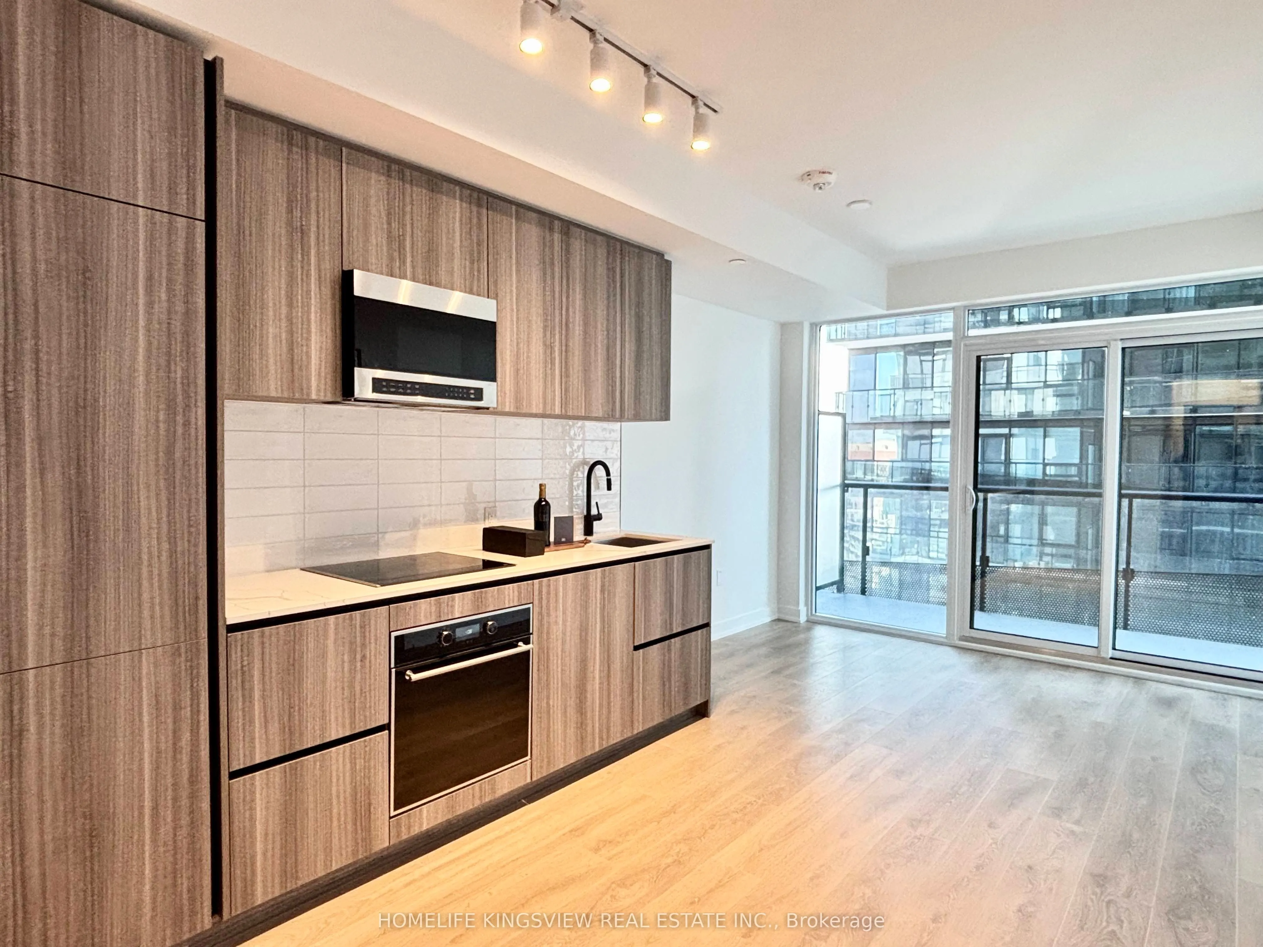 117 Broadway Avenue #2013