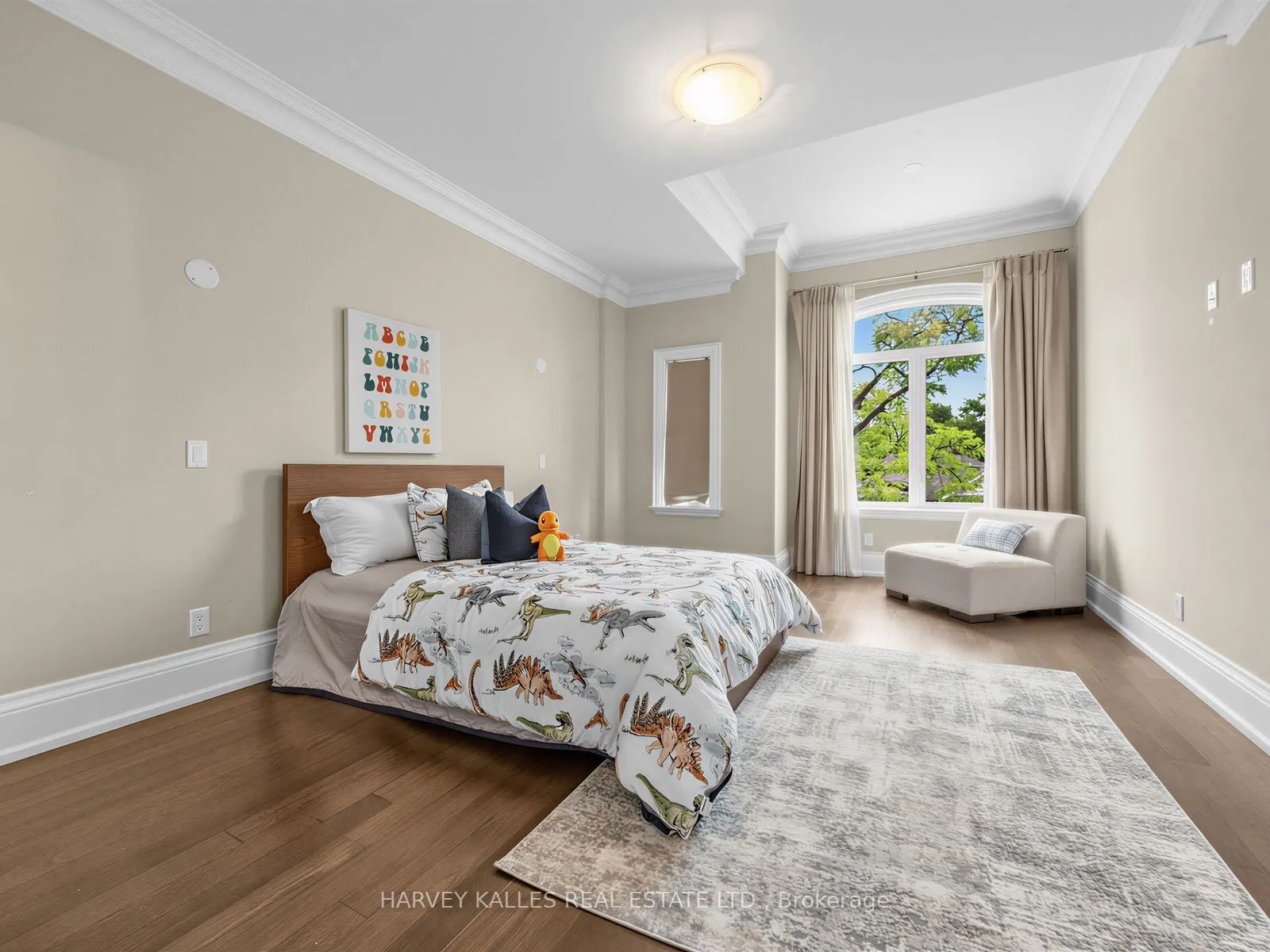 125 Bannockburn Avenue