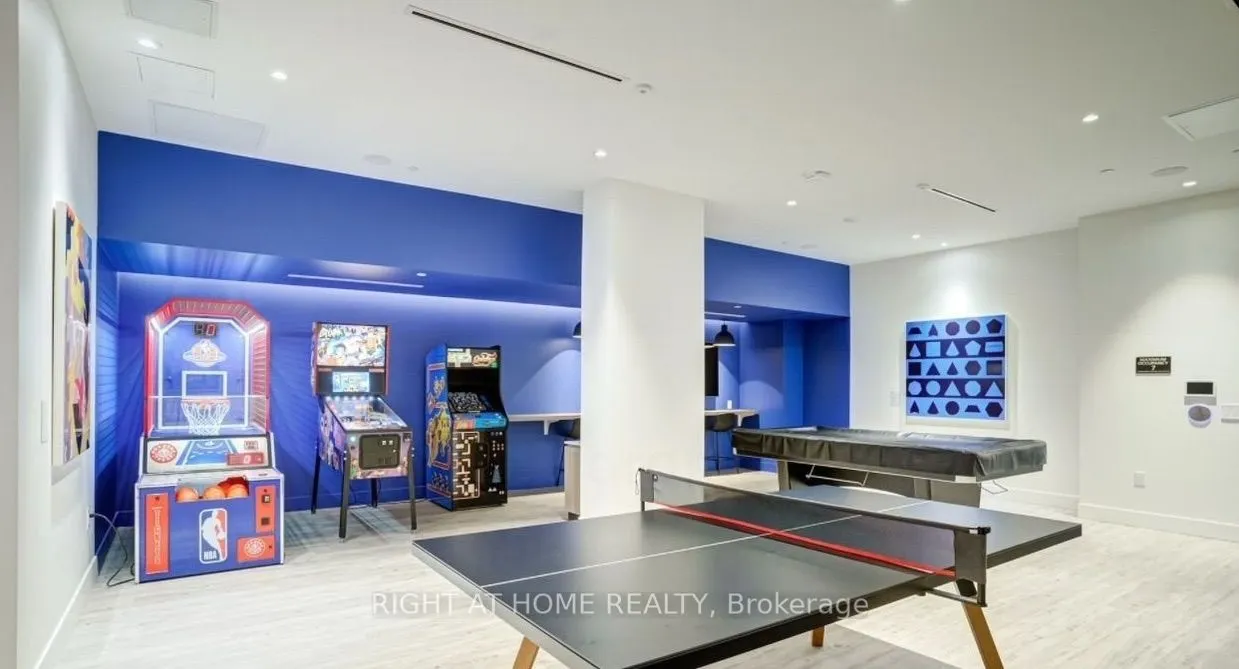 130 River Street #1806