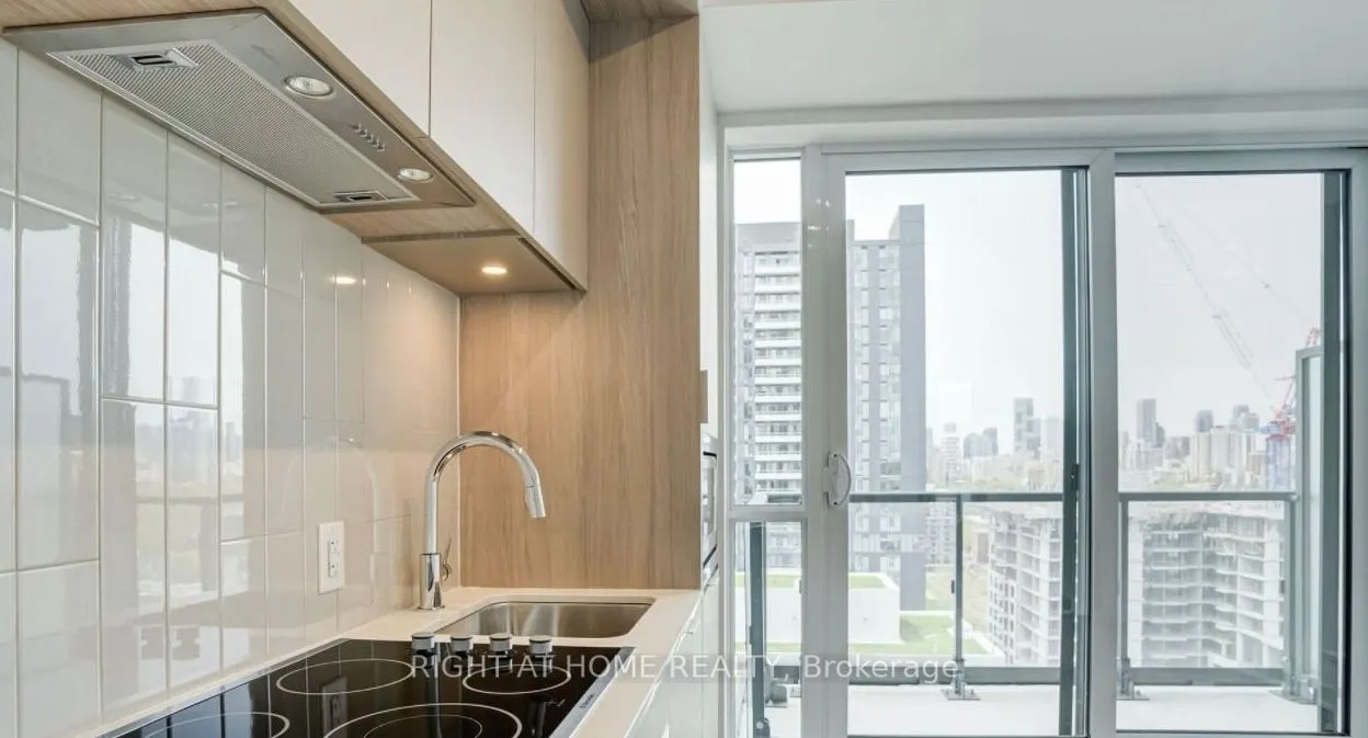 130 River Street #1806