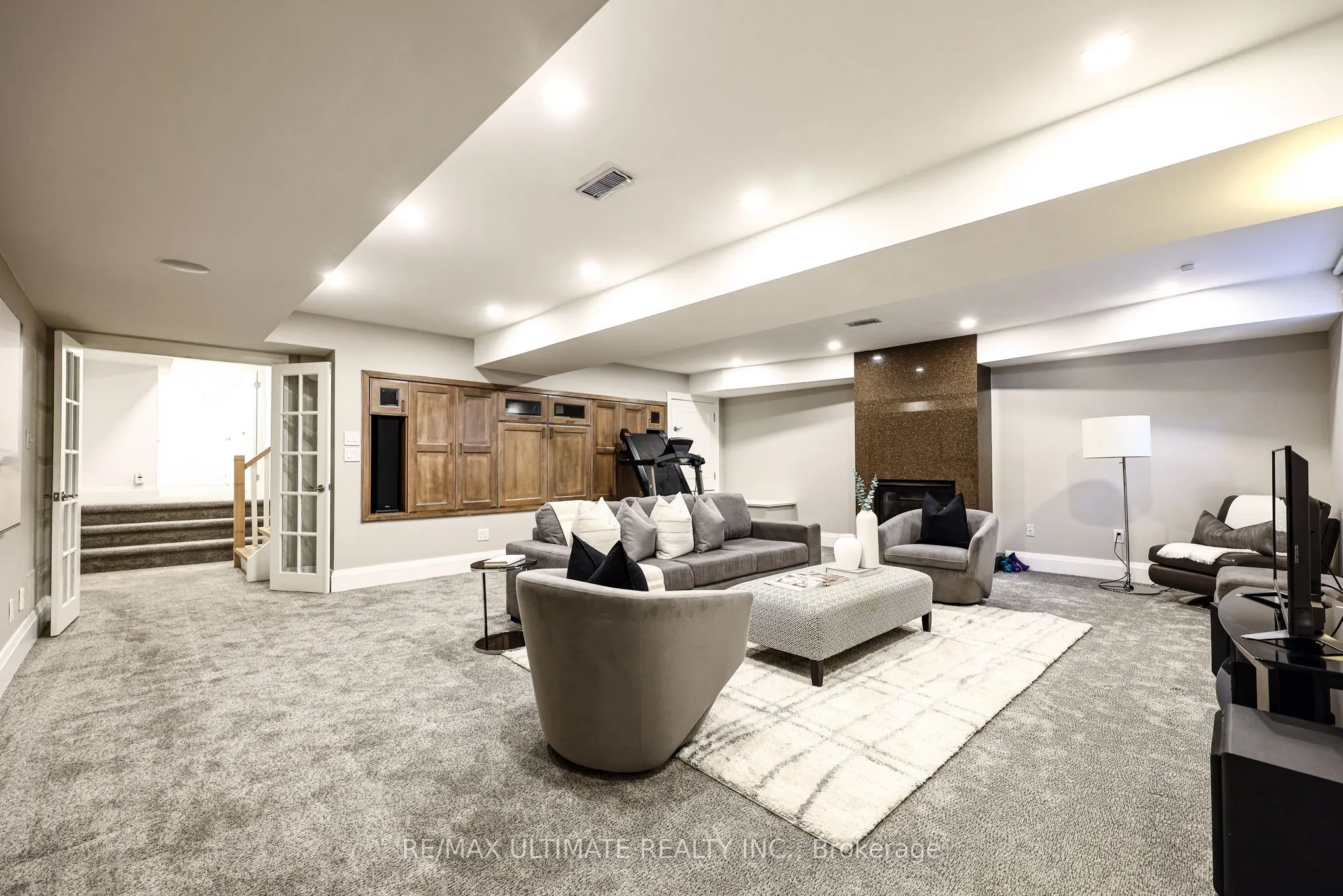 10 Field Avenue