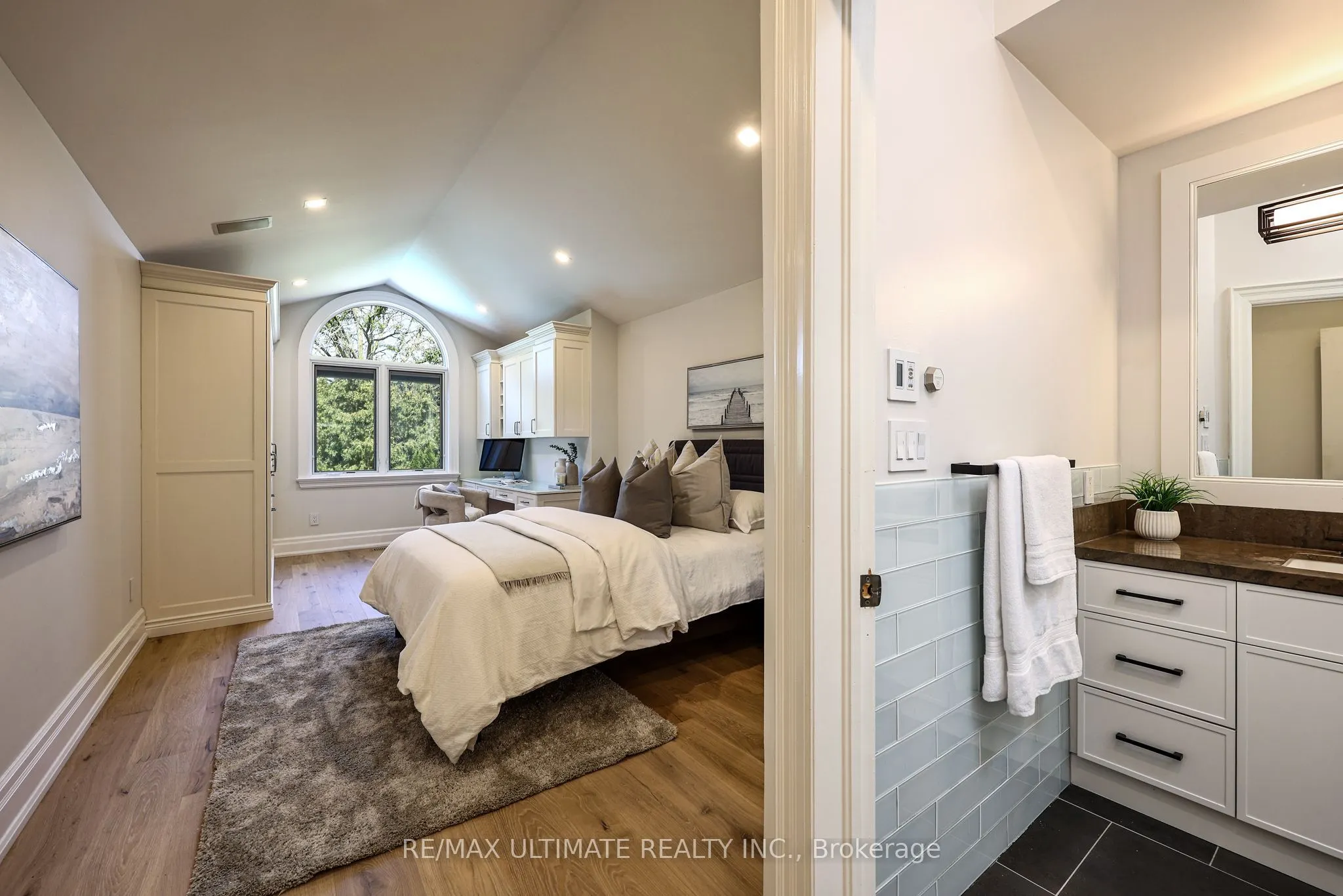 10 Field Avenue